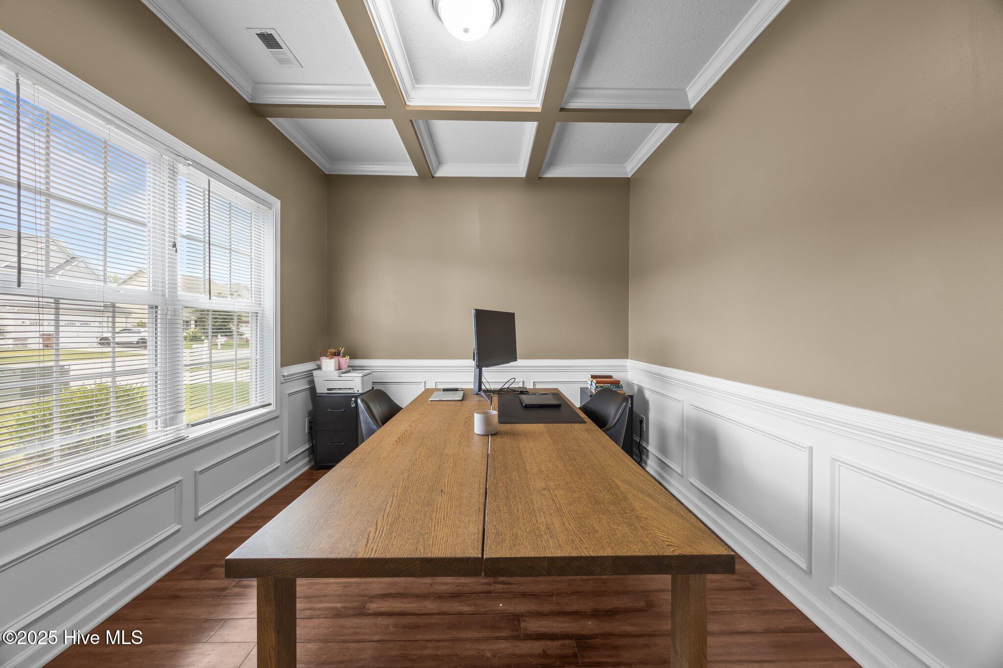 100555918 | Photo 11