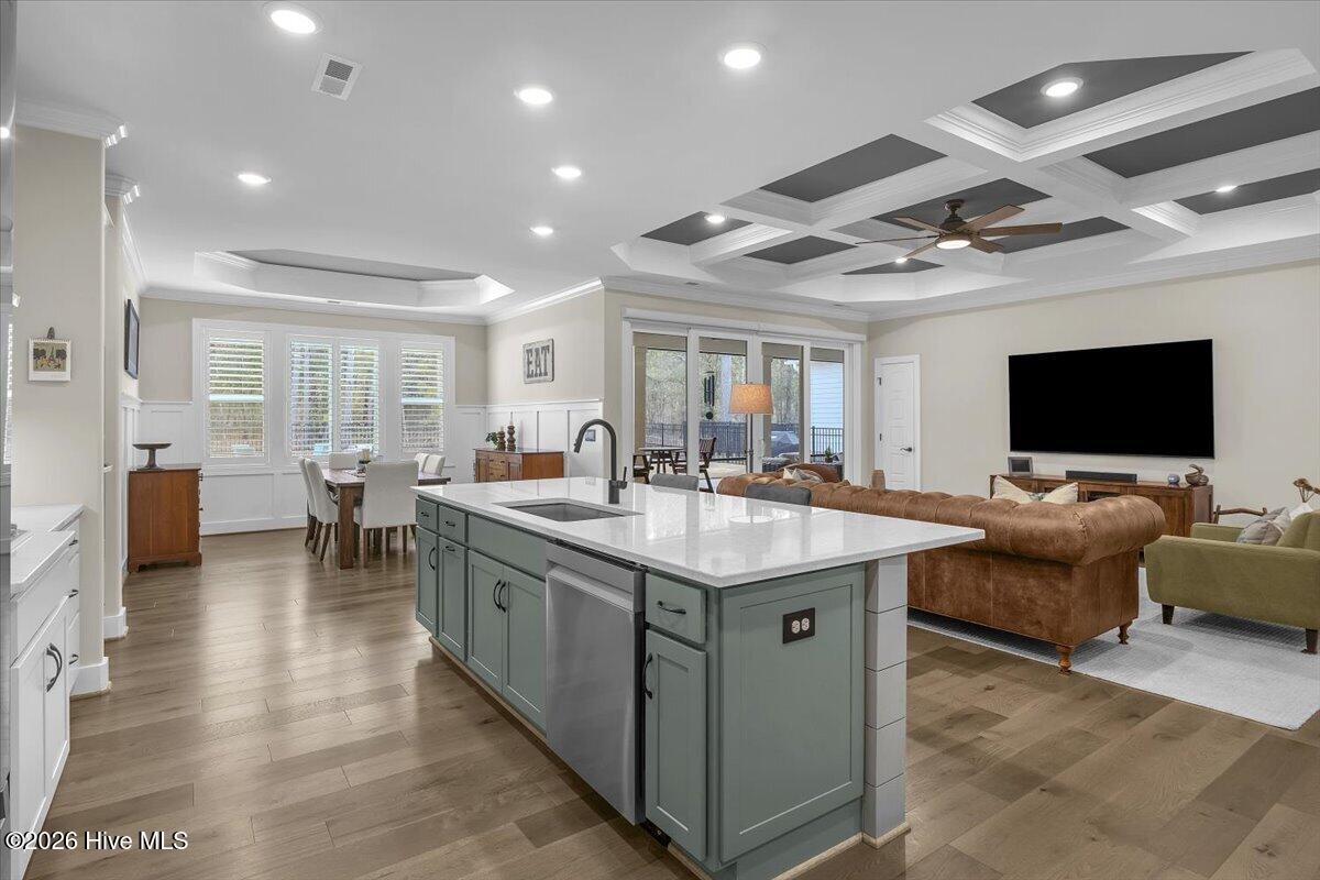 100552703 | Photo 12