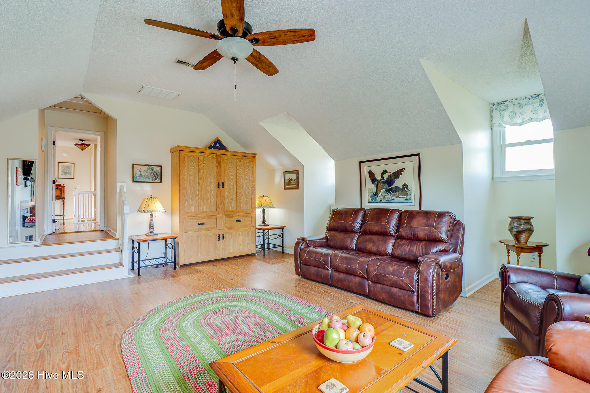 100559581 | Photo 24