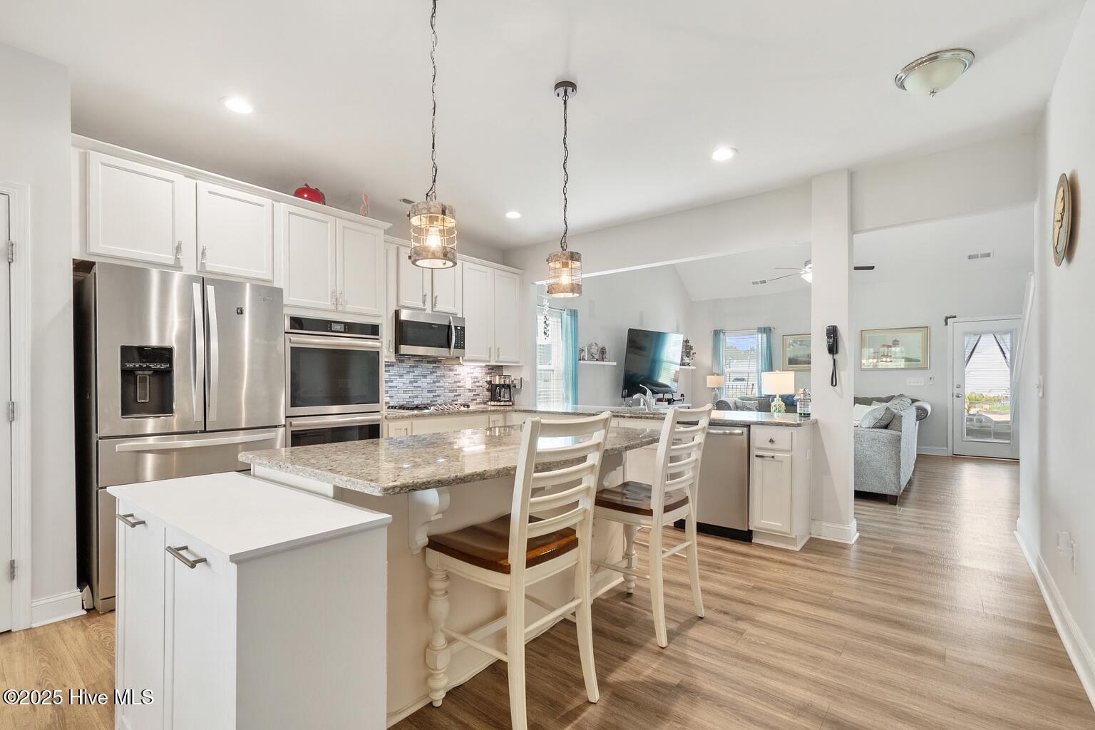 100561939 | Photo 13