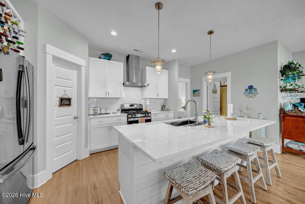 100561584 | Photo 10