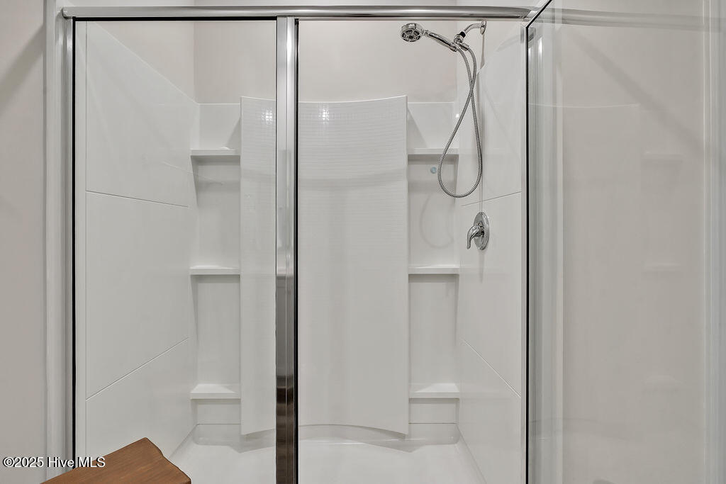 100538128 | Photo 25