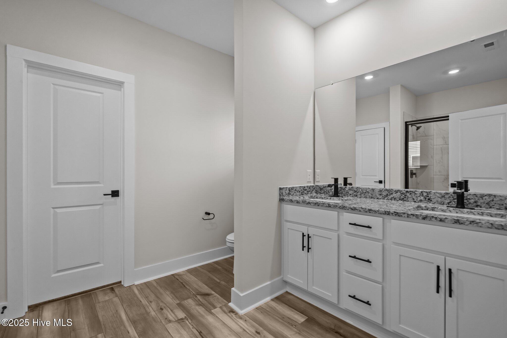 100544066 | Photo 25