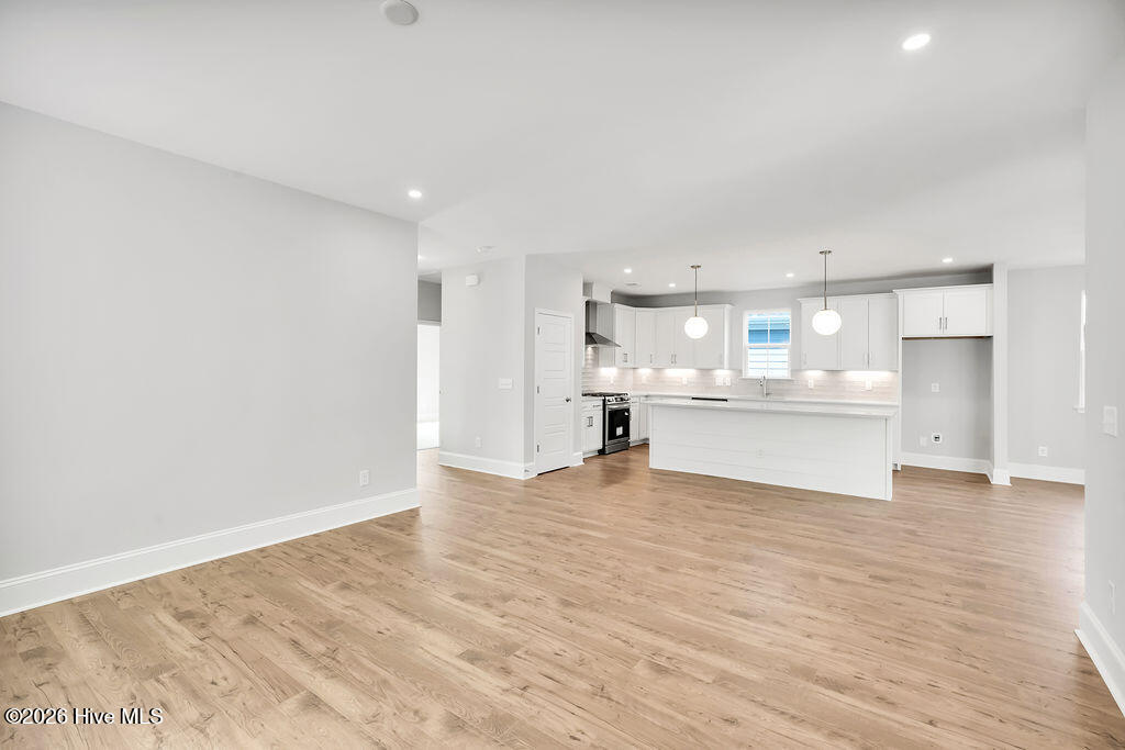 100550768 | Photo 37