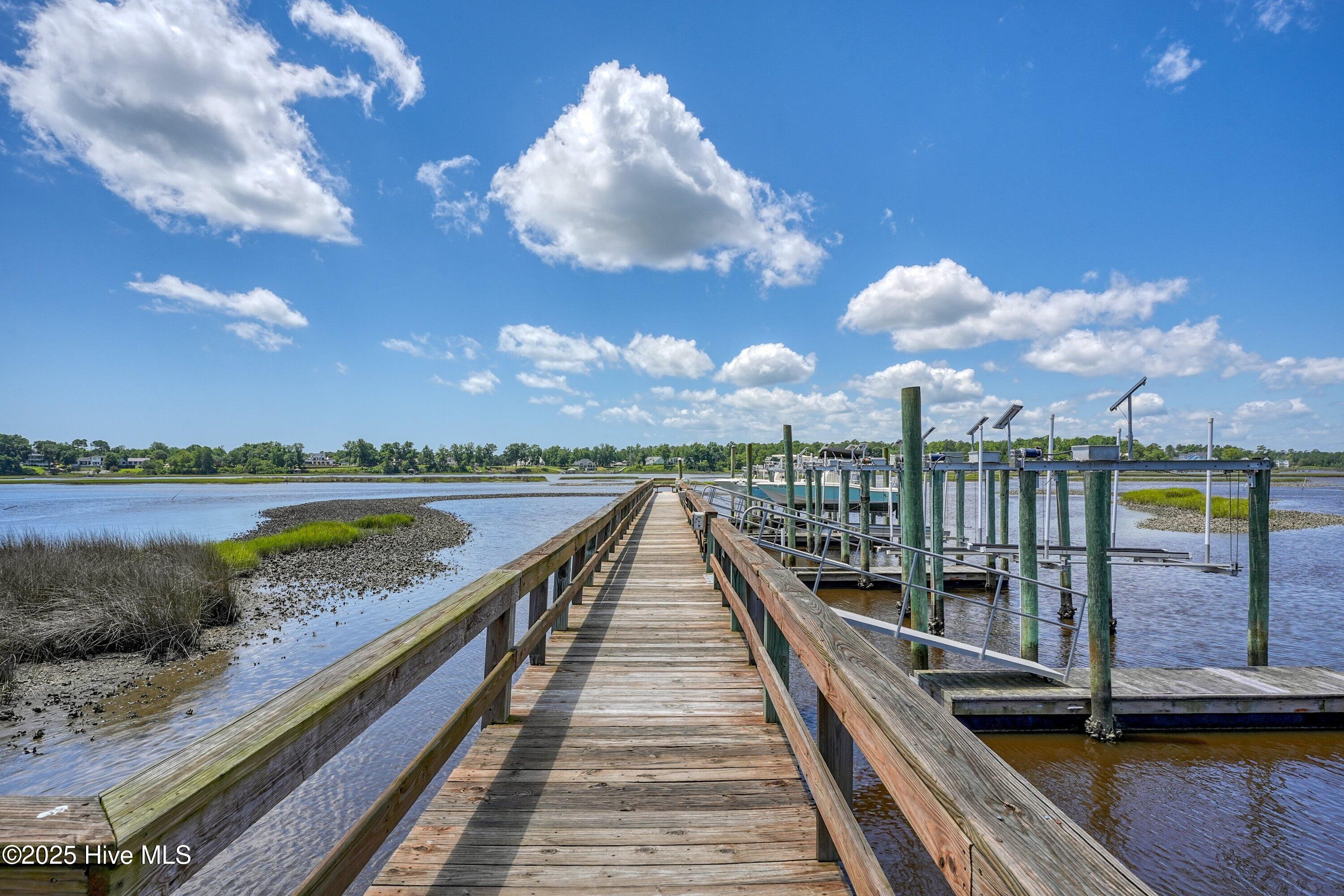 100537477 | Photo 13