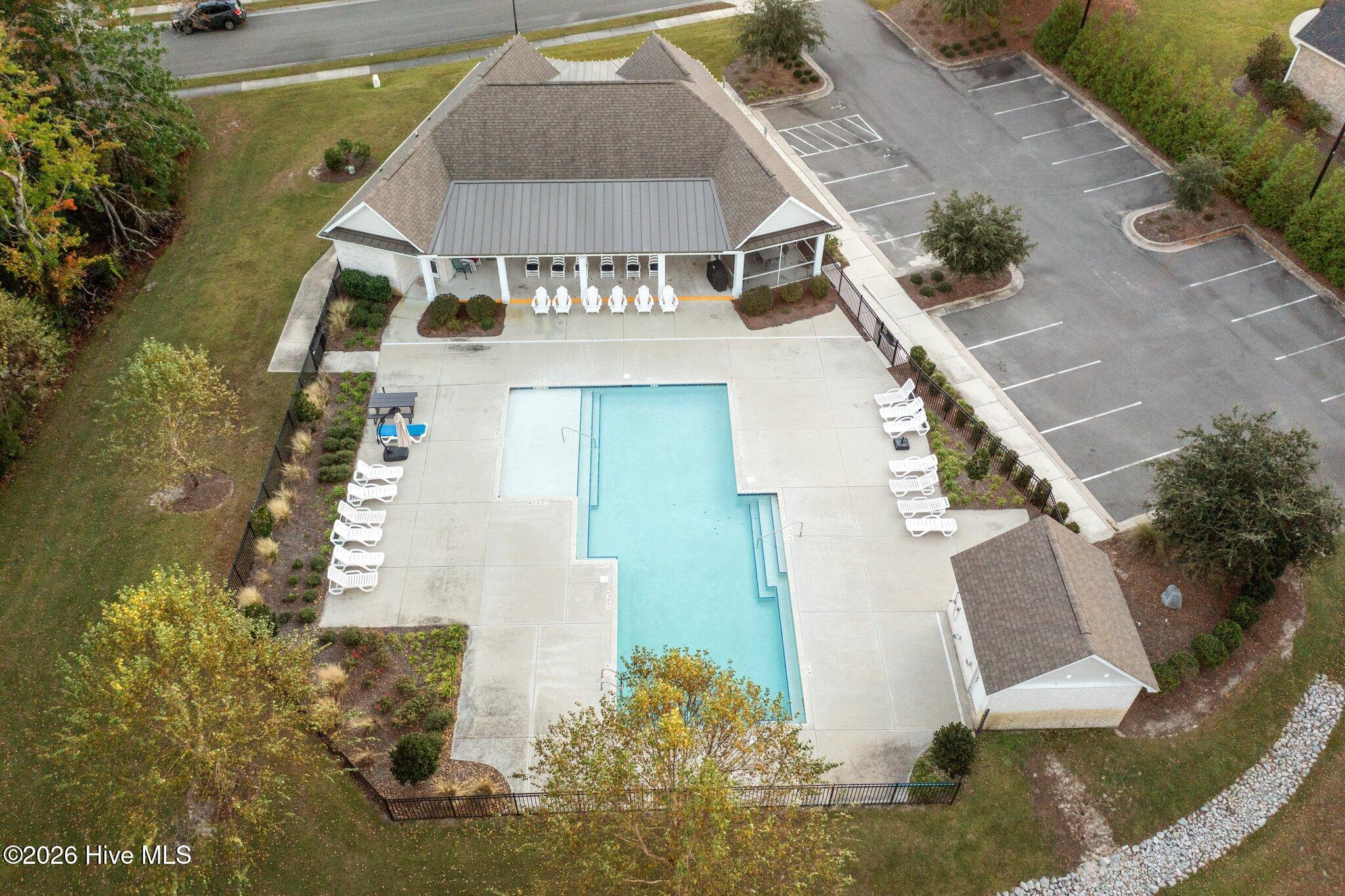 100562487 | Photo 62