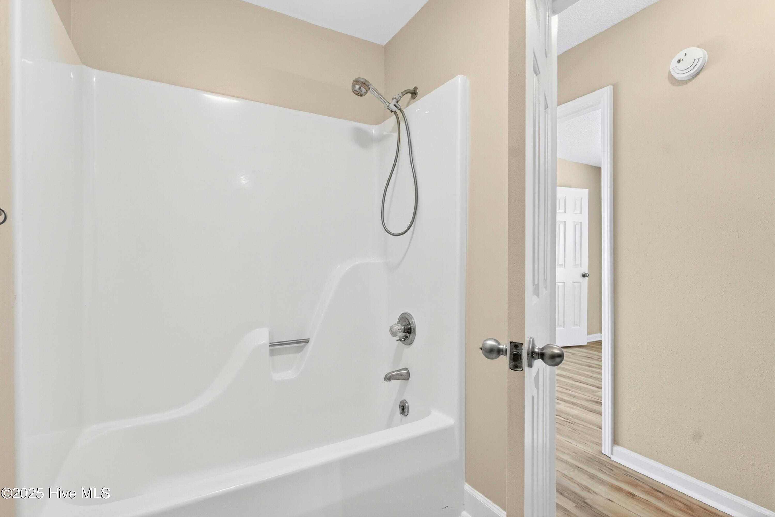 100513022 | Photo 14