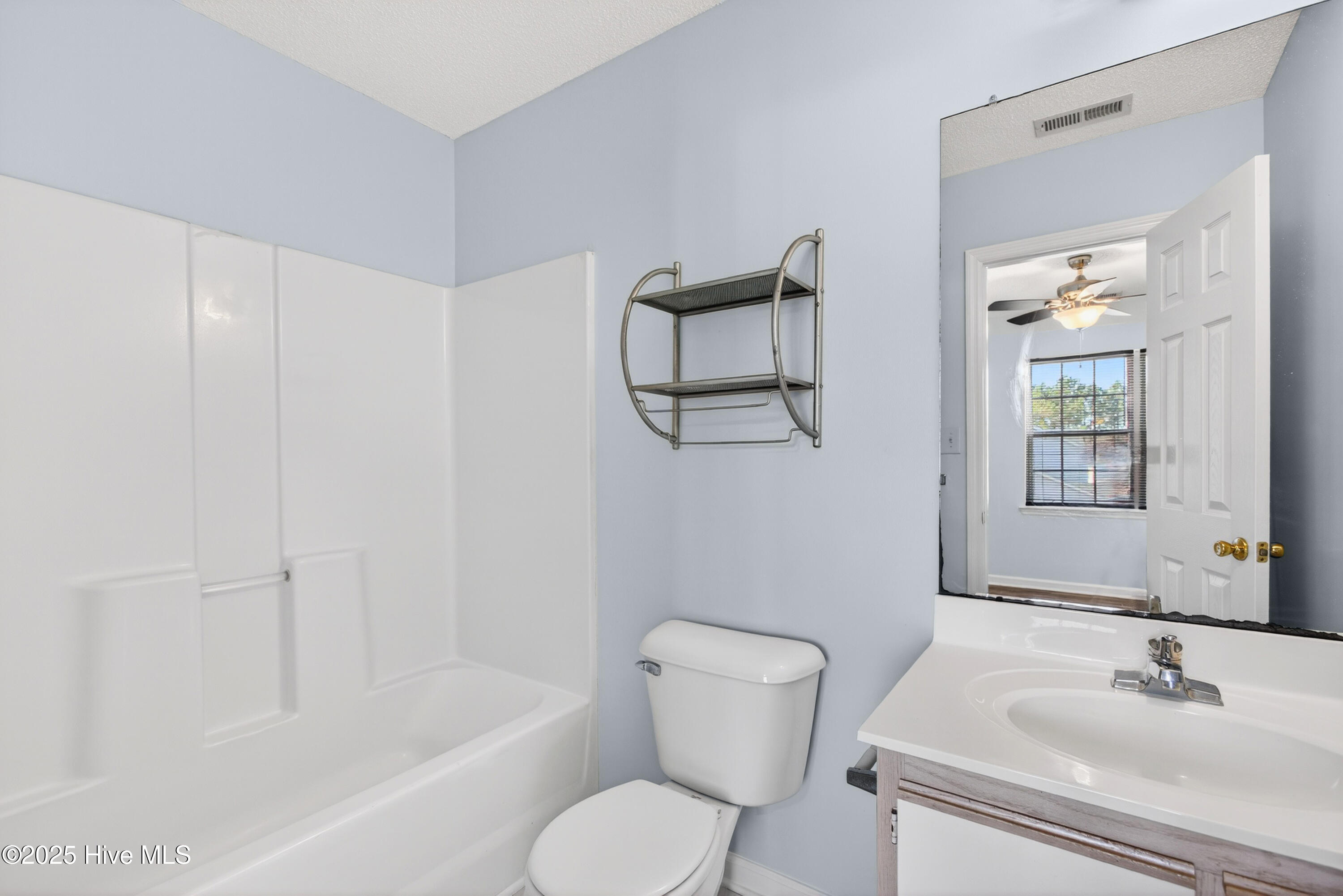 100545275 | Photo 15