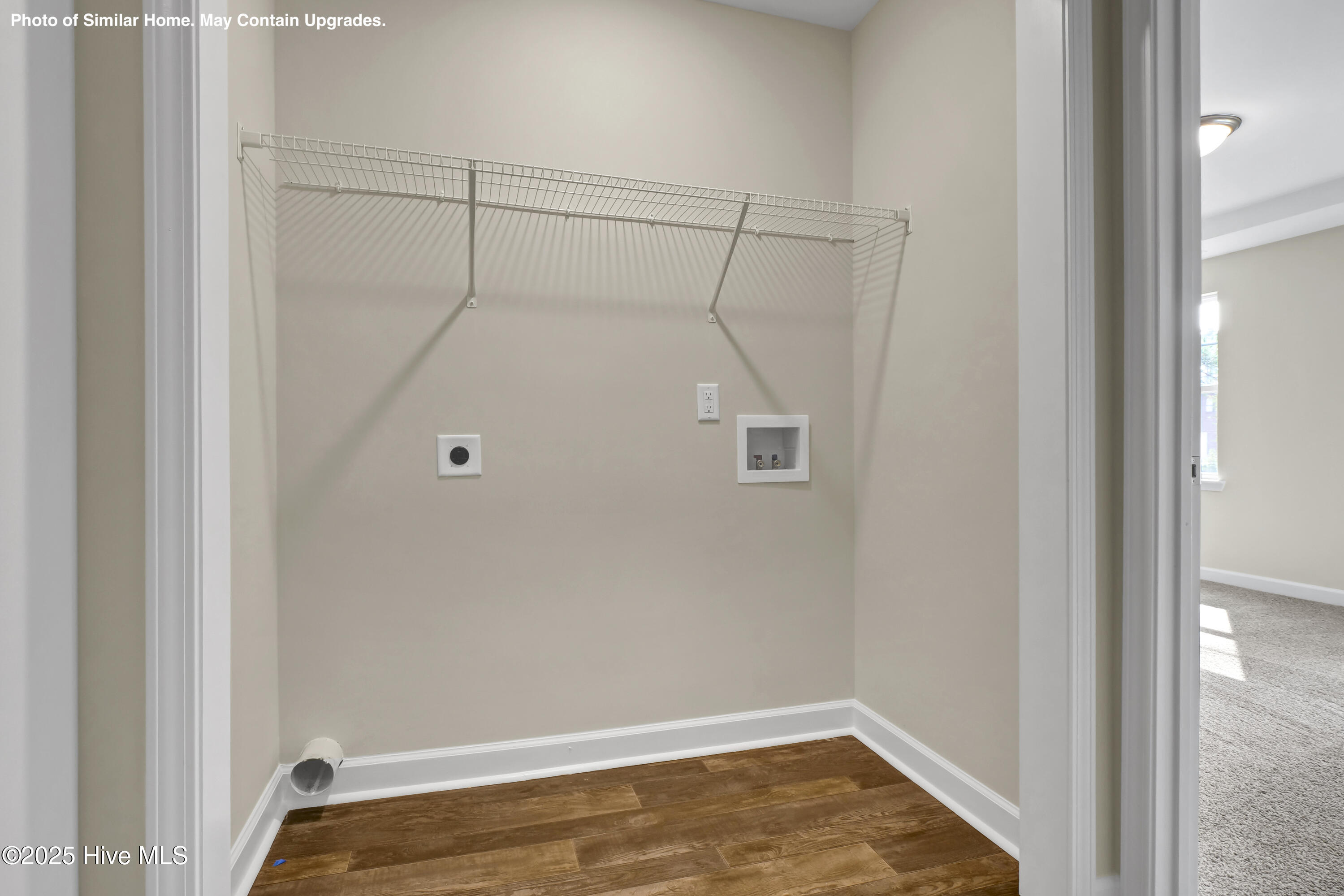 100542873 | Photo 13