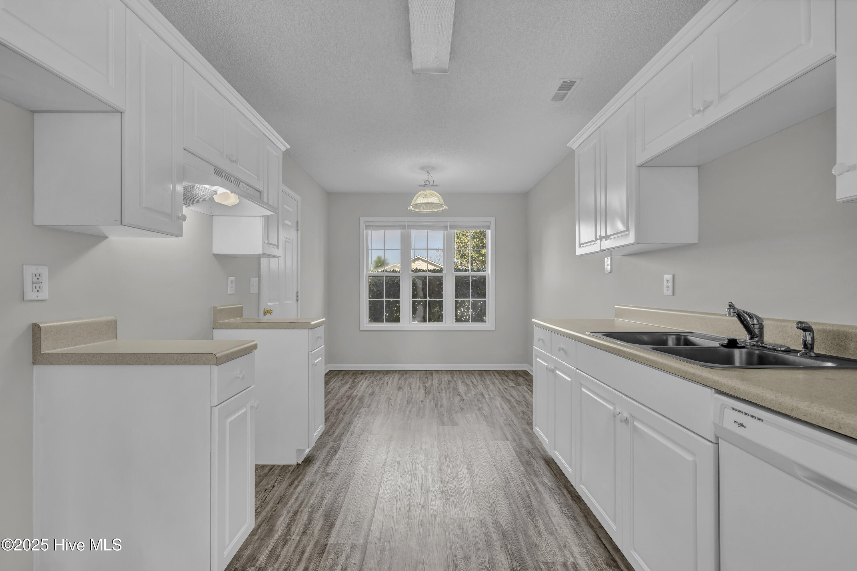 7220 Haskell Court, Wilmington, NC 28411 – photo 8: 008_6q7a6570_29
