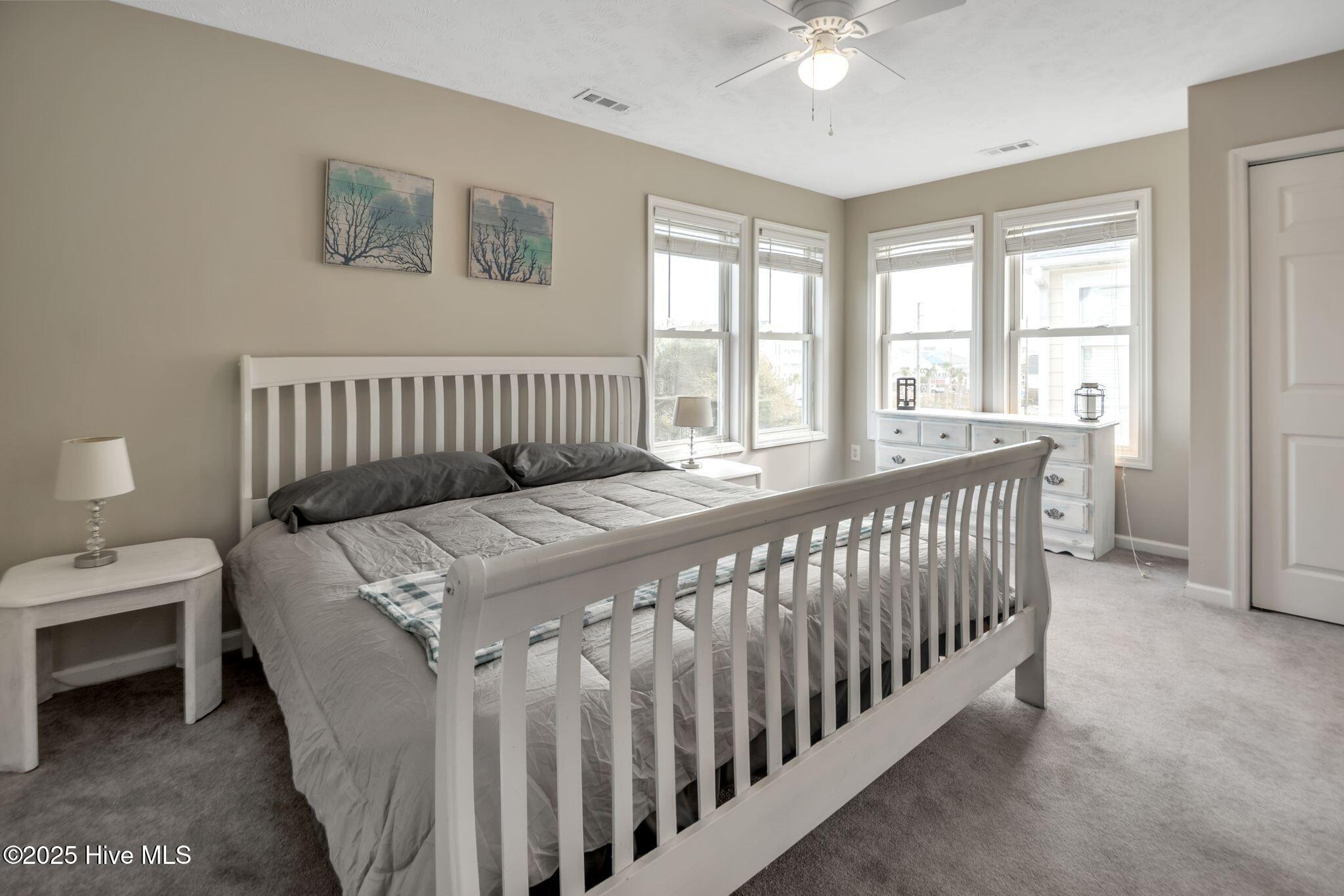 100499775 | Photo 25