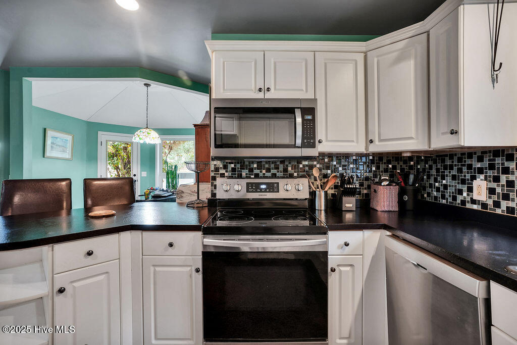 100532322 | Photo 16