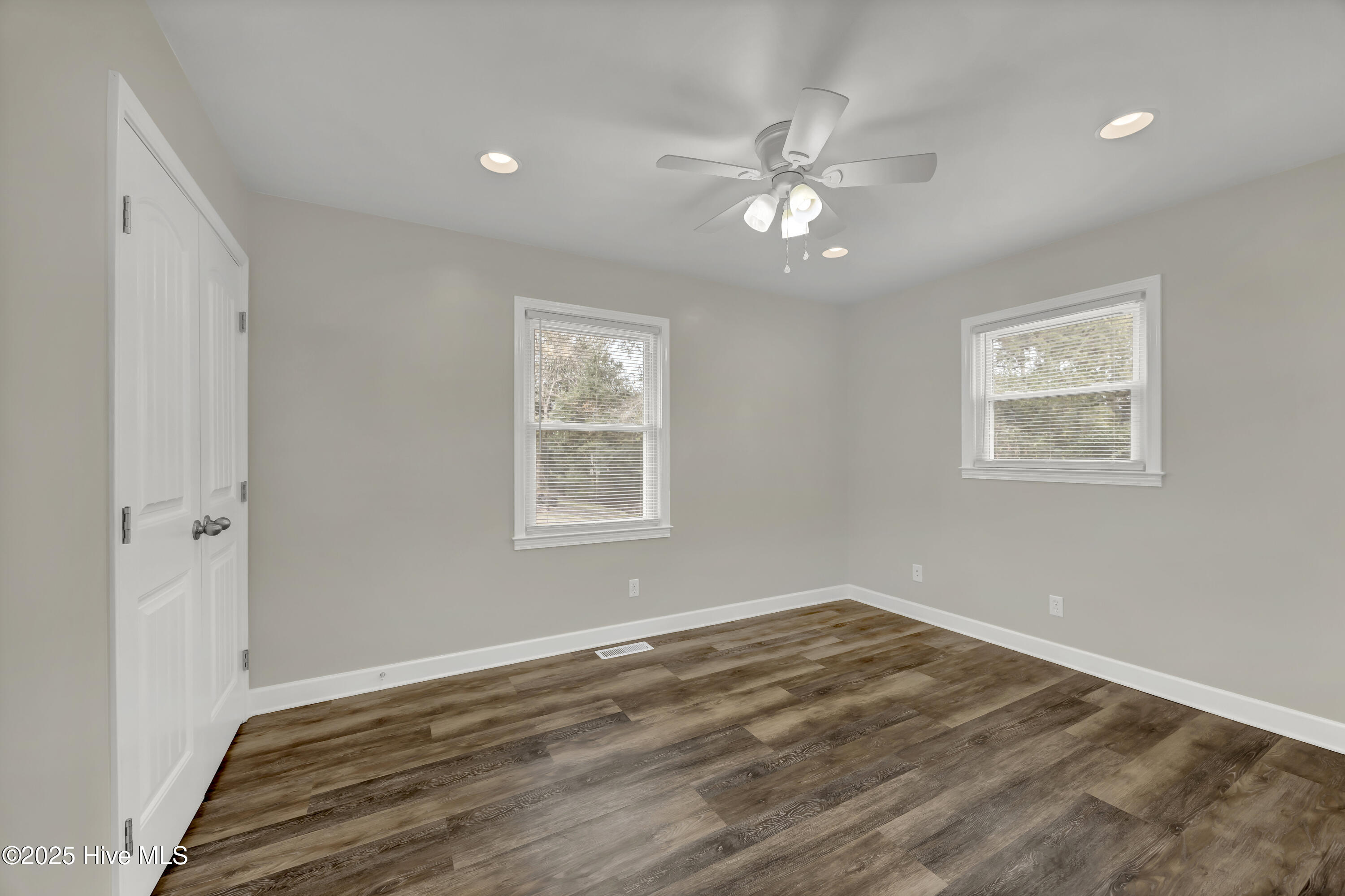 100543844 | Photo 17