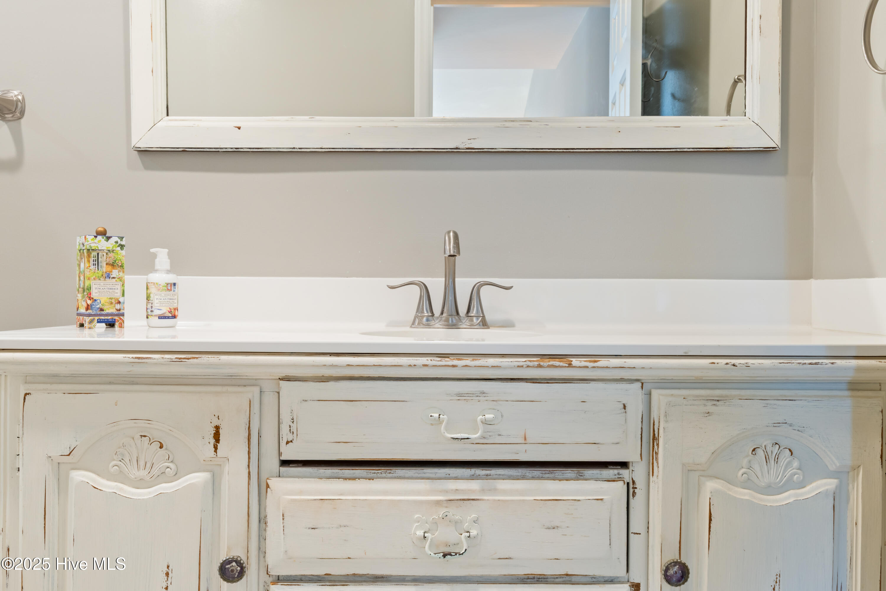 100543099 | Photo 35