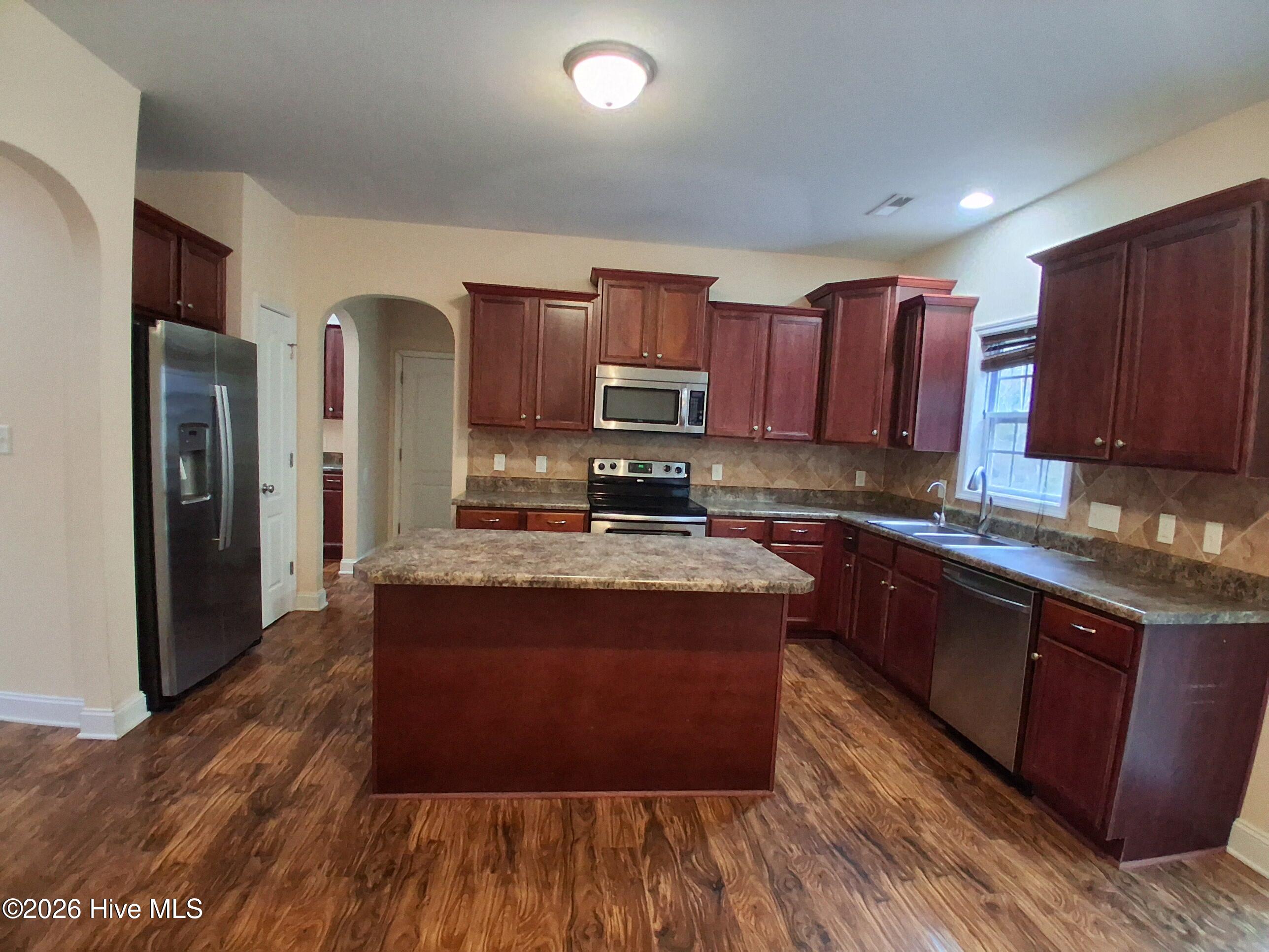 100504331 | Photo 15