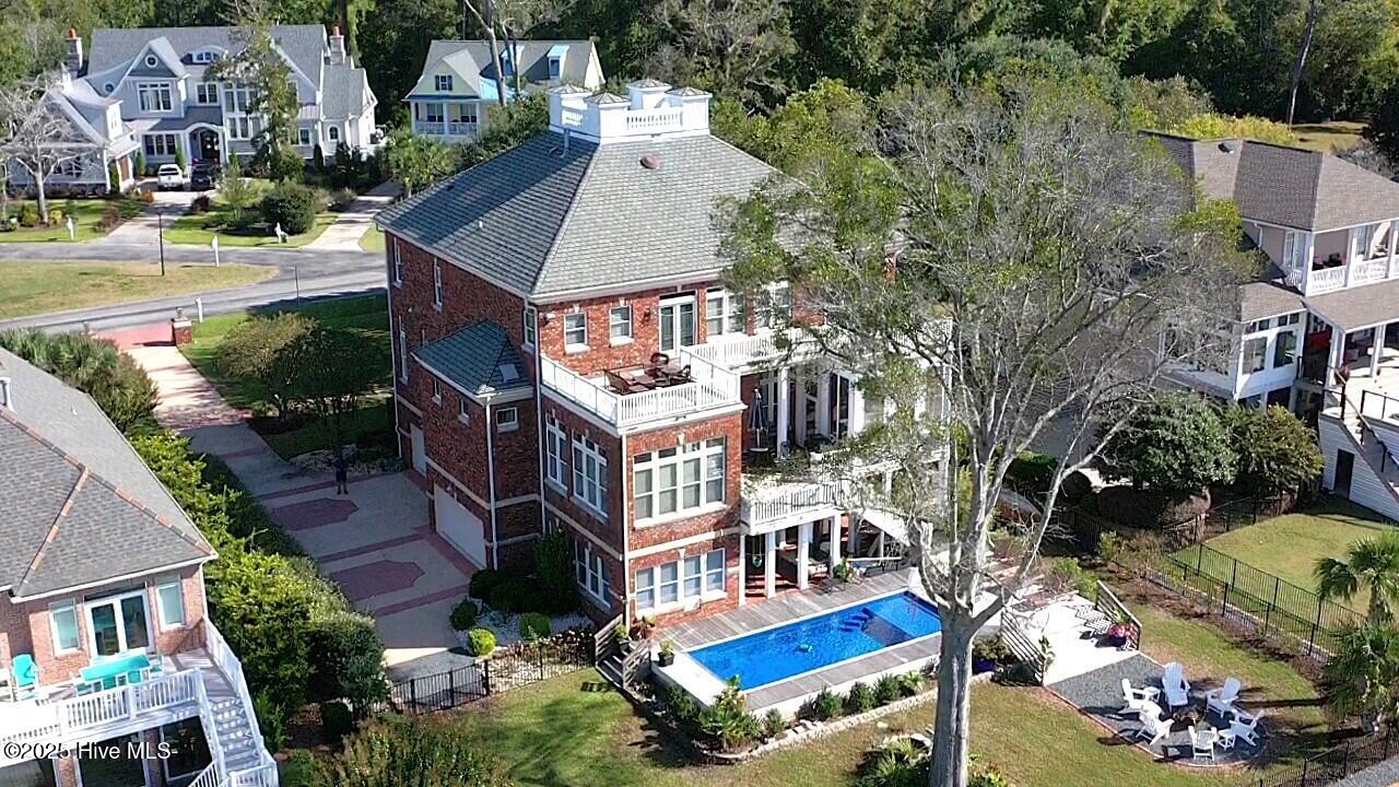 100542598 | Photo 11