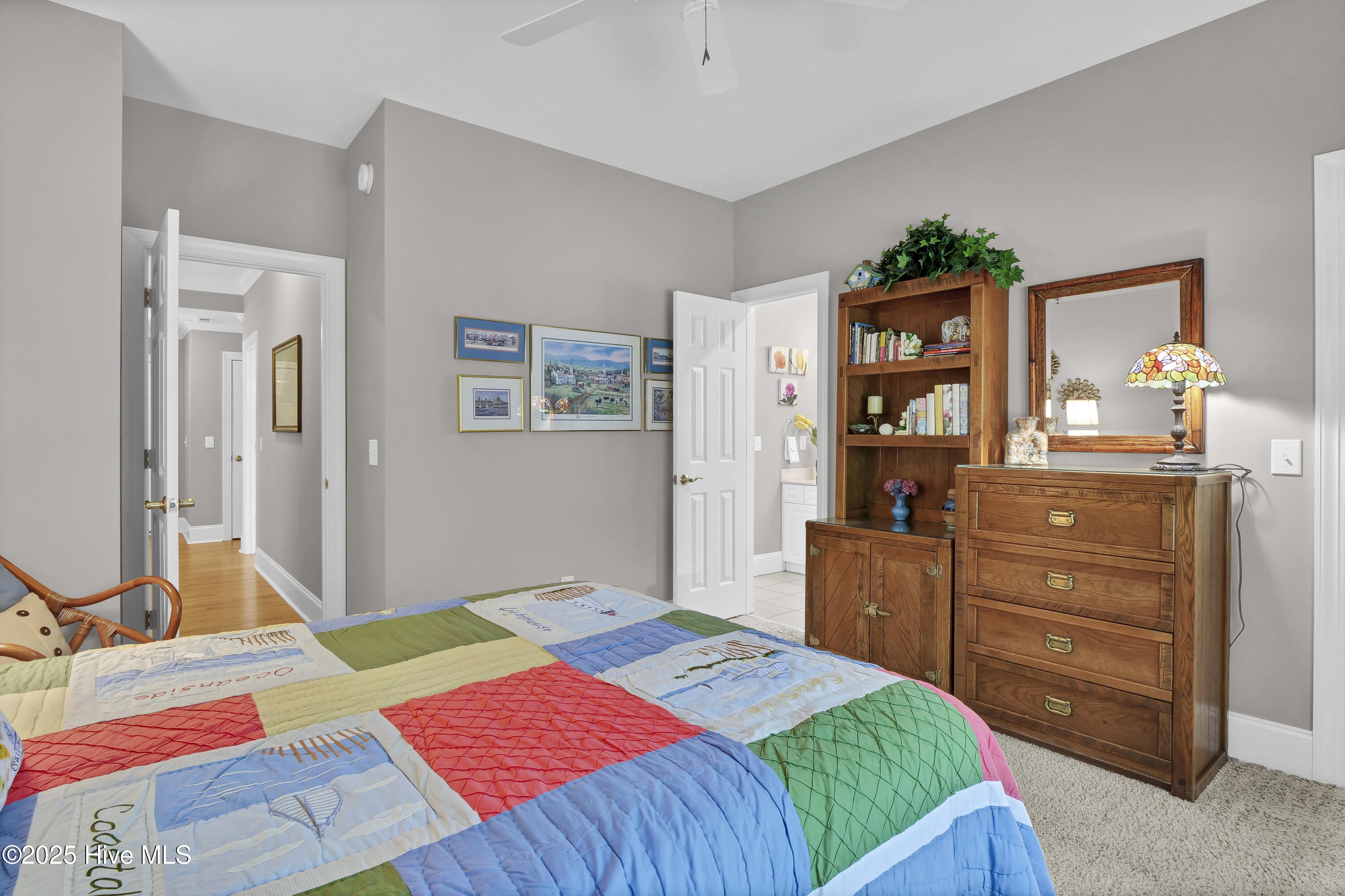 100533946 | Photo 33