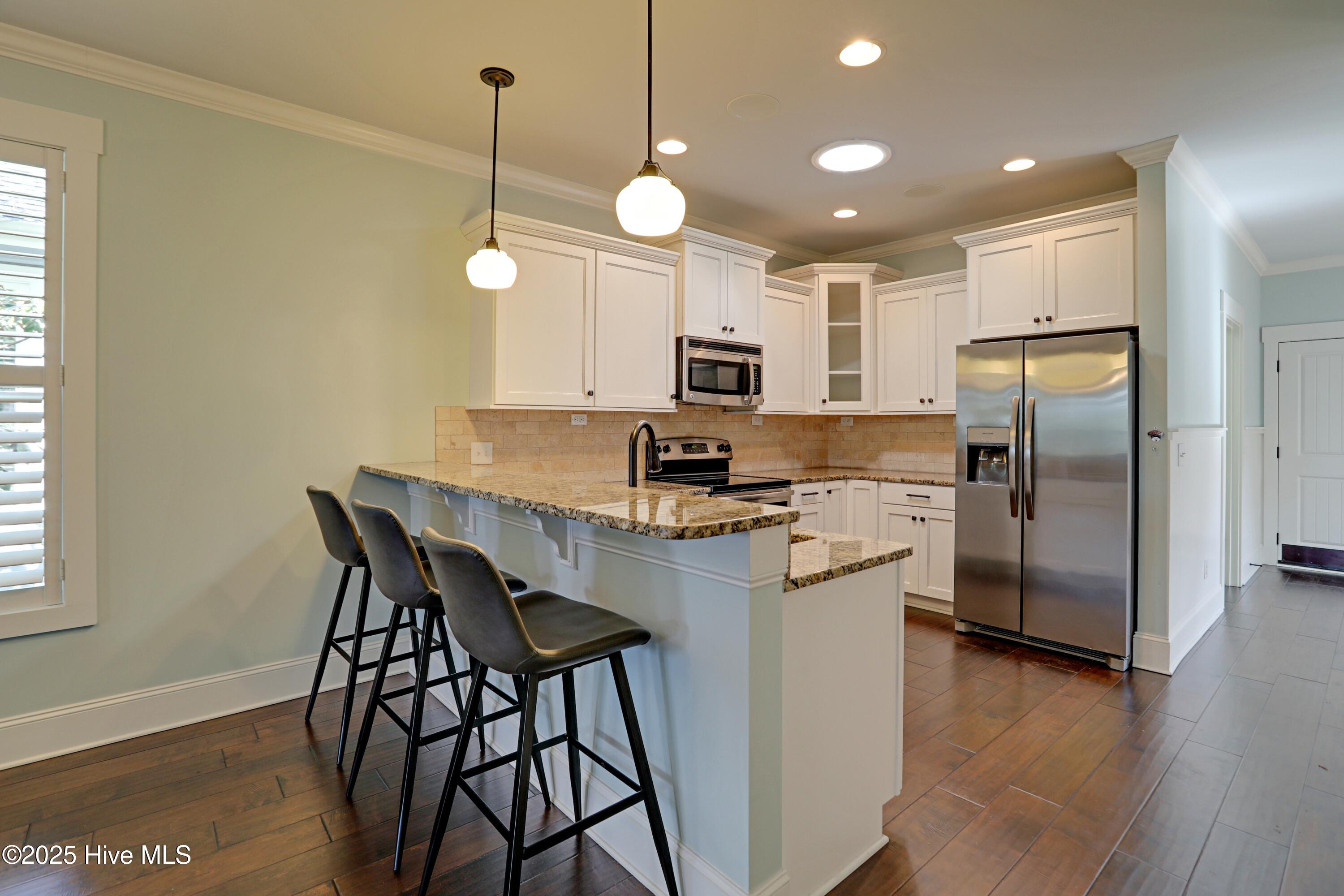 100502836 | Photo 15