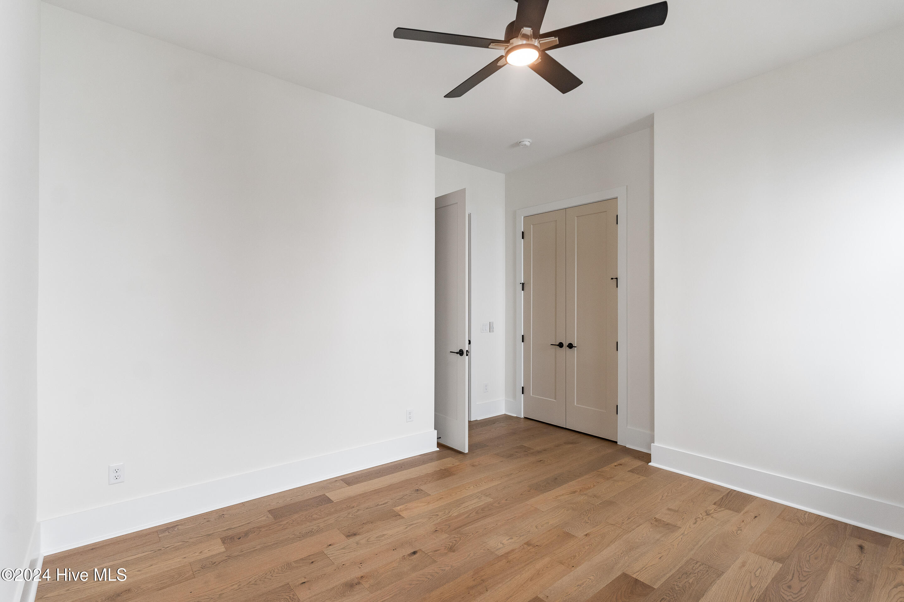 100454748 | Photo 26