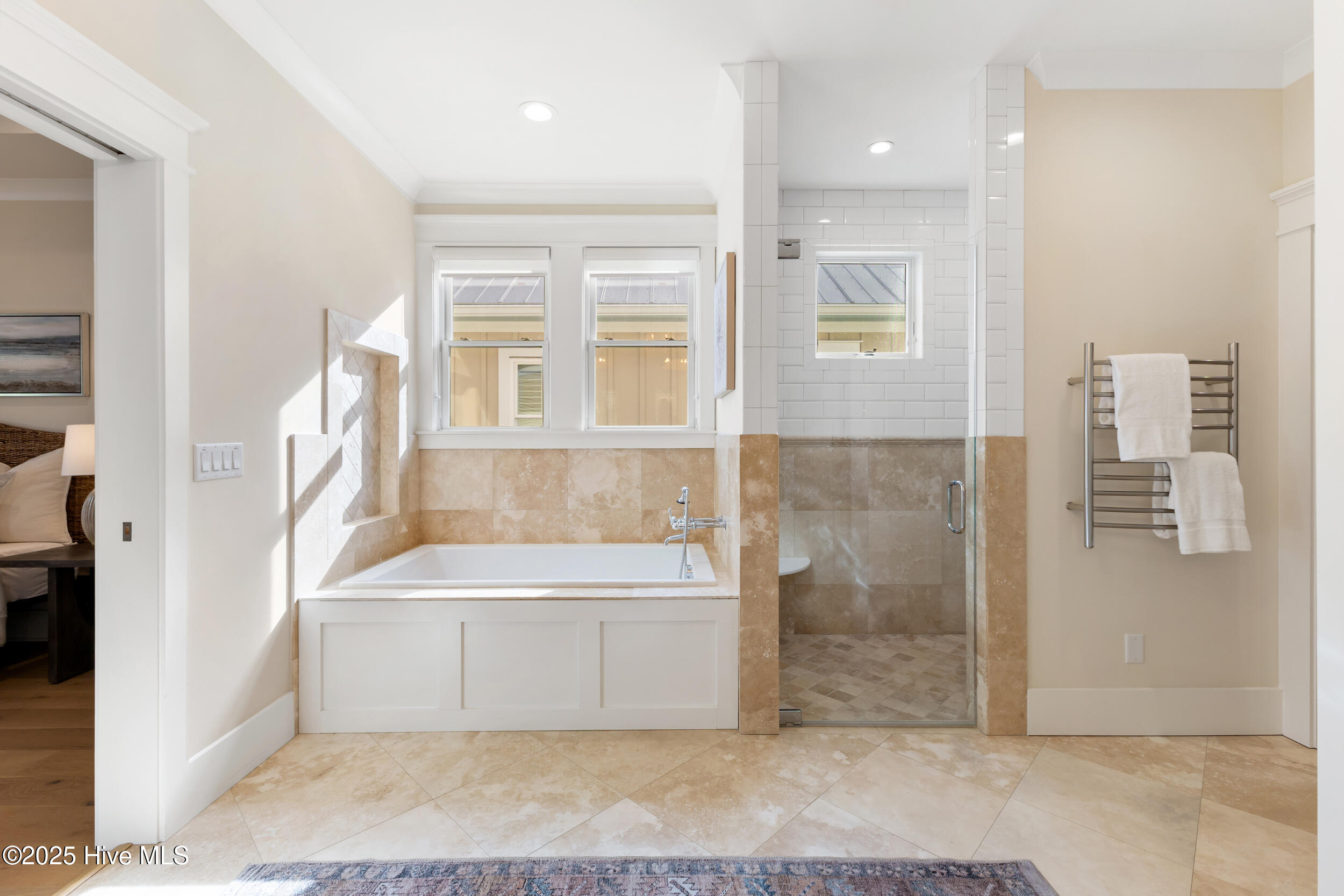 100535952 | Photo 53