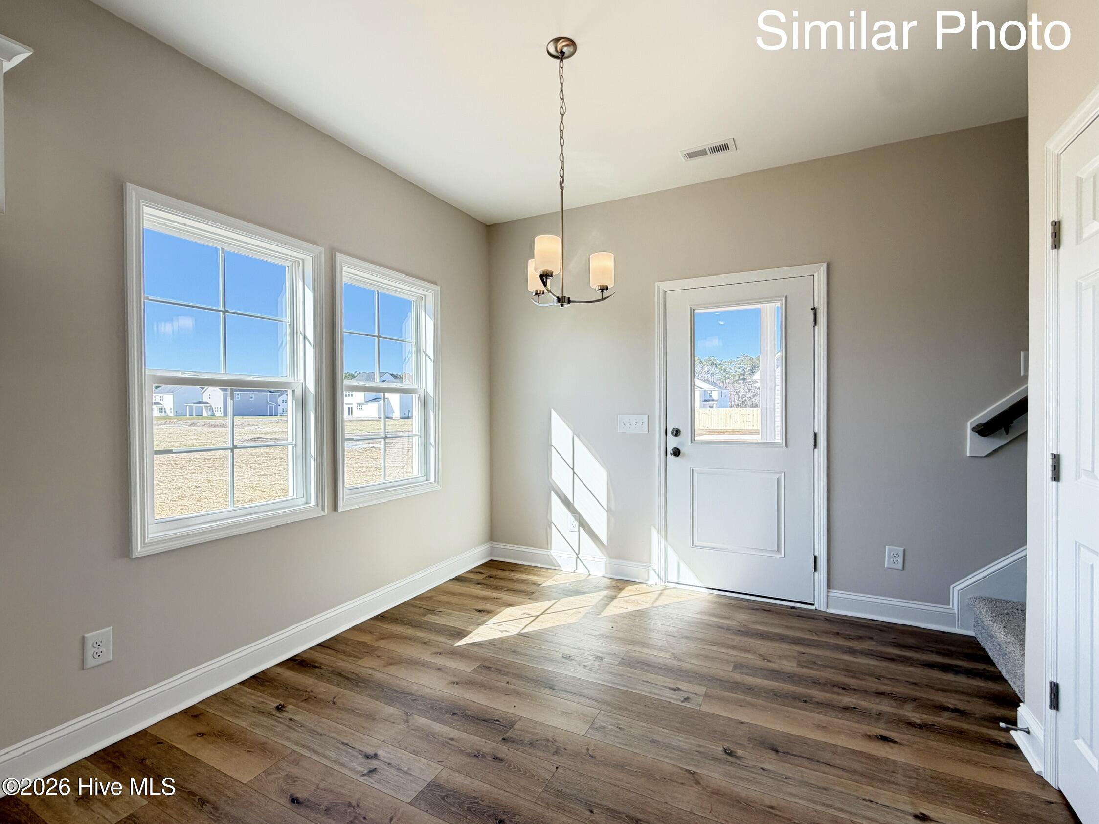 100551553 | Photo 10