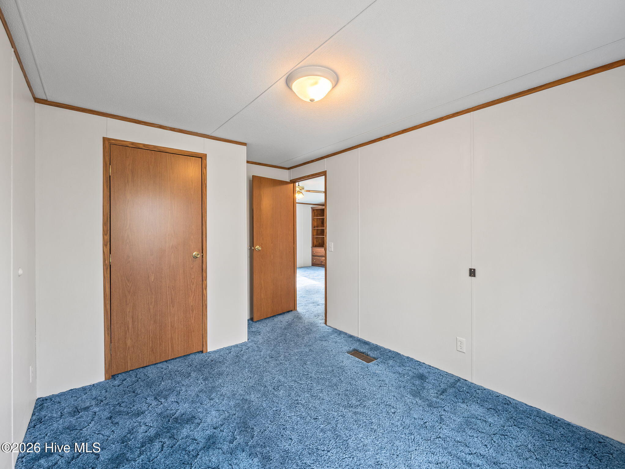 100565011 | Photo 29