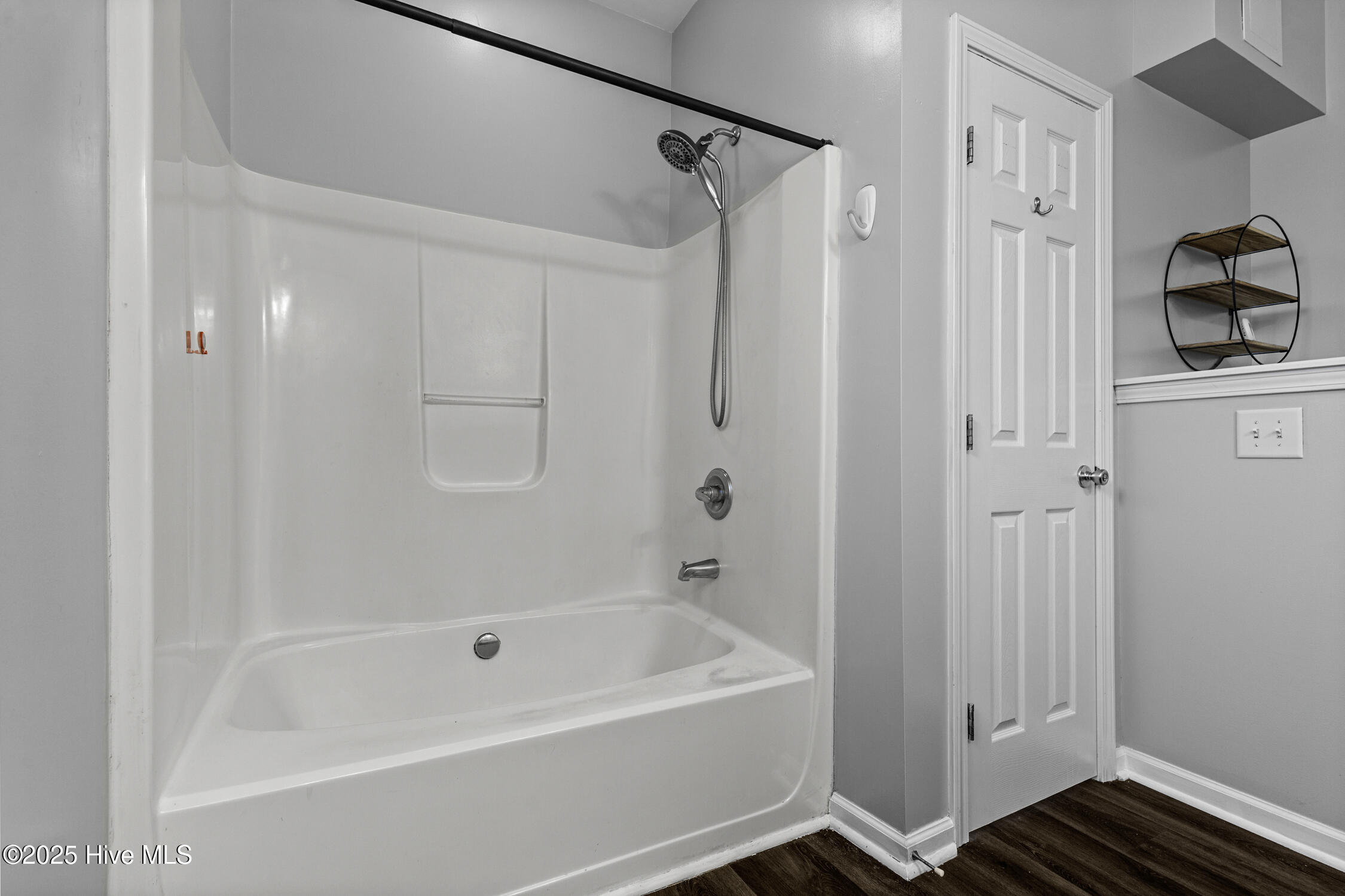 100545570 | Photo 23