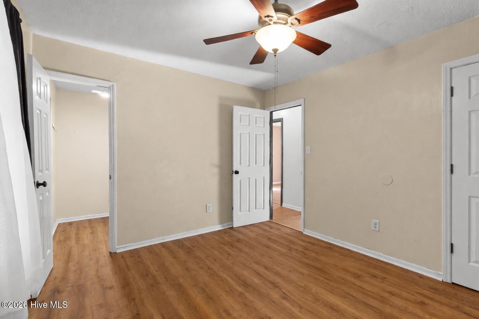 100564330 | Photo 17