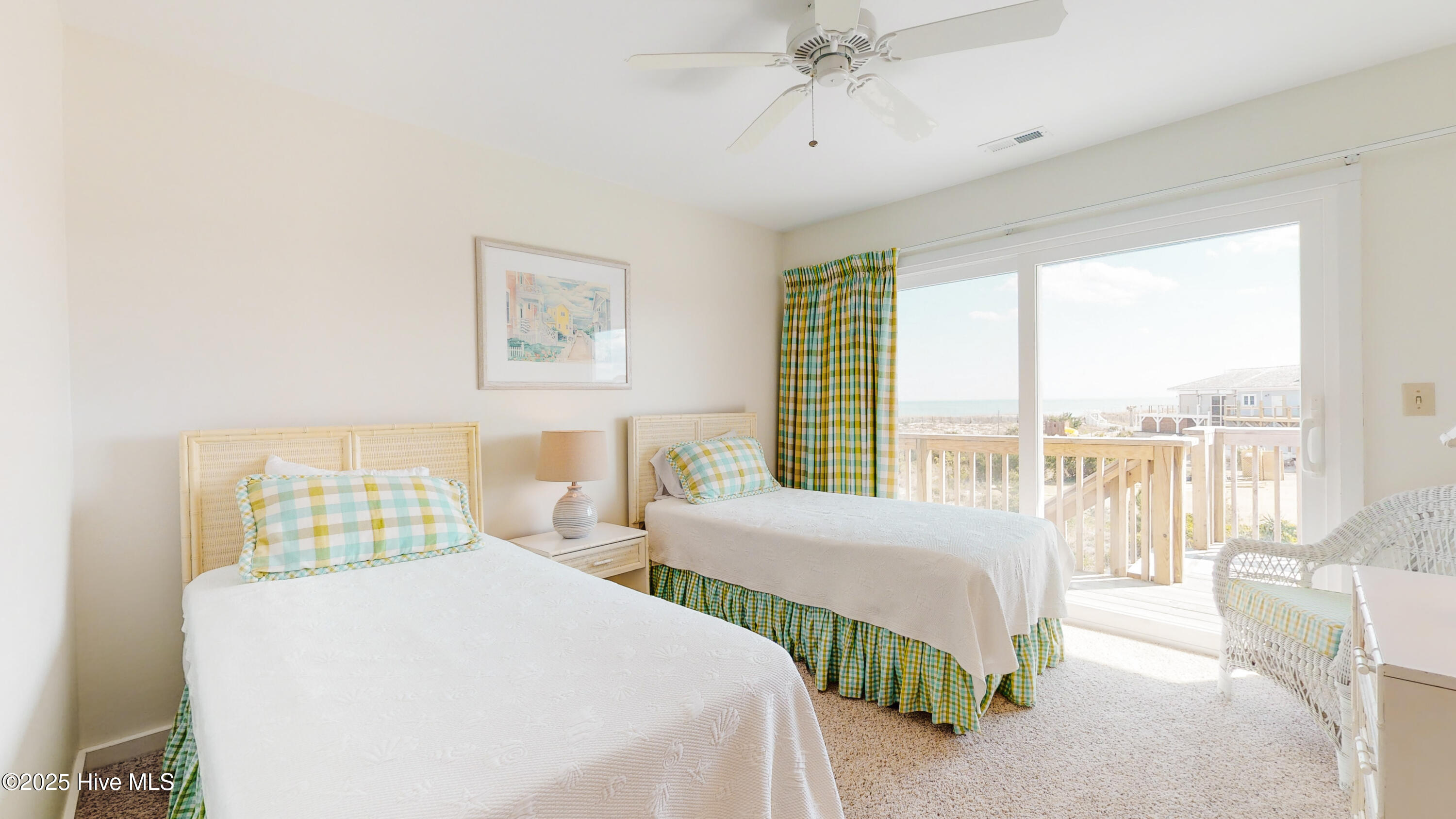 100529389 | Photo 17