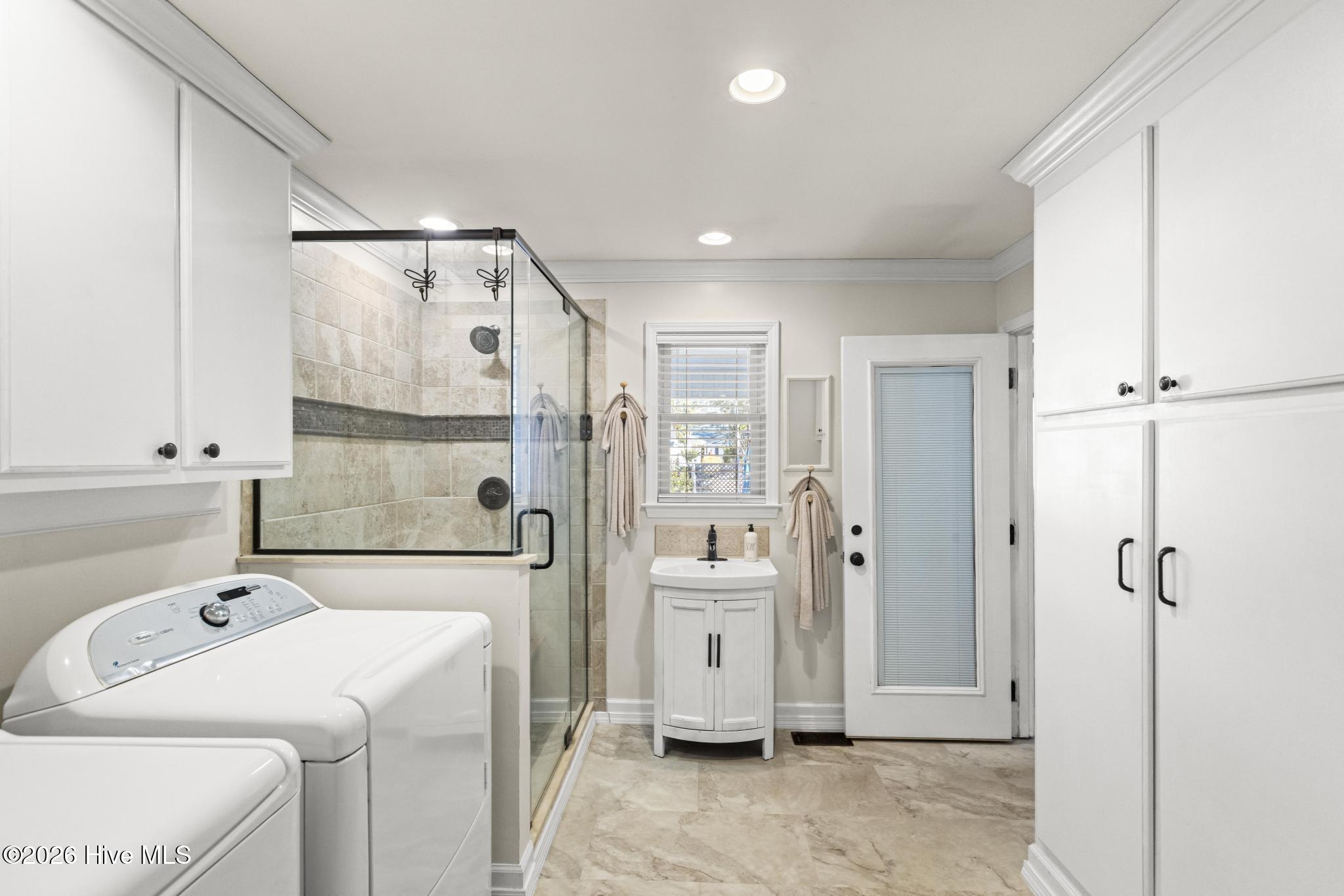 100552861 | Photo 19