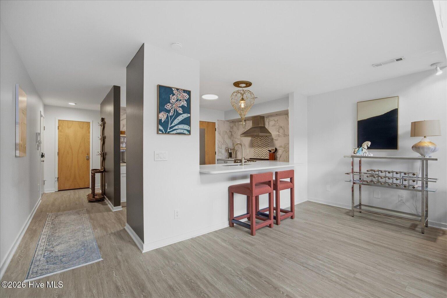 100559466 | Photo 11