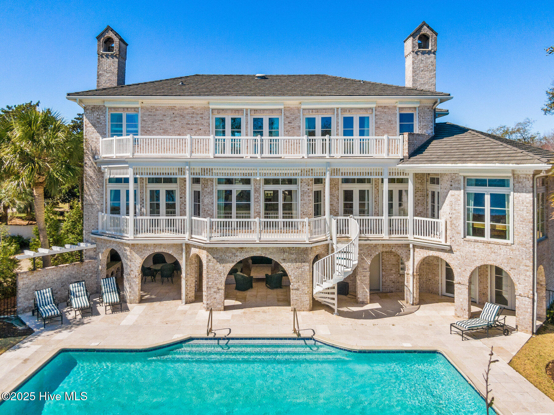 007_1200_great_oaks_drive-6_544