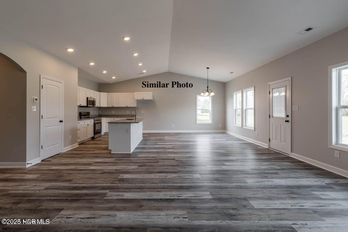 100535636 | Photo 18