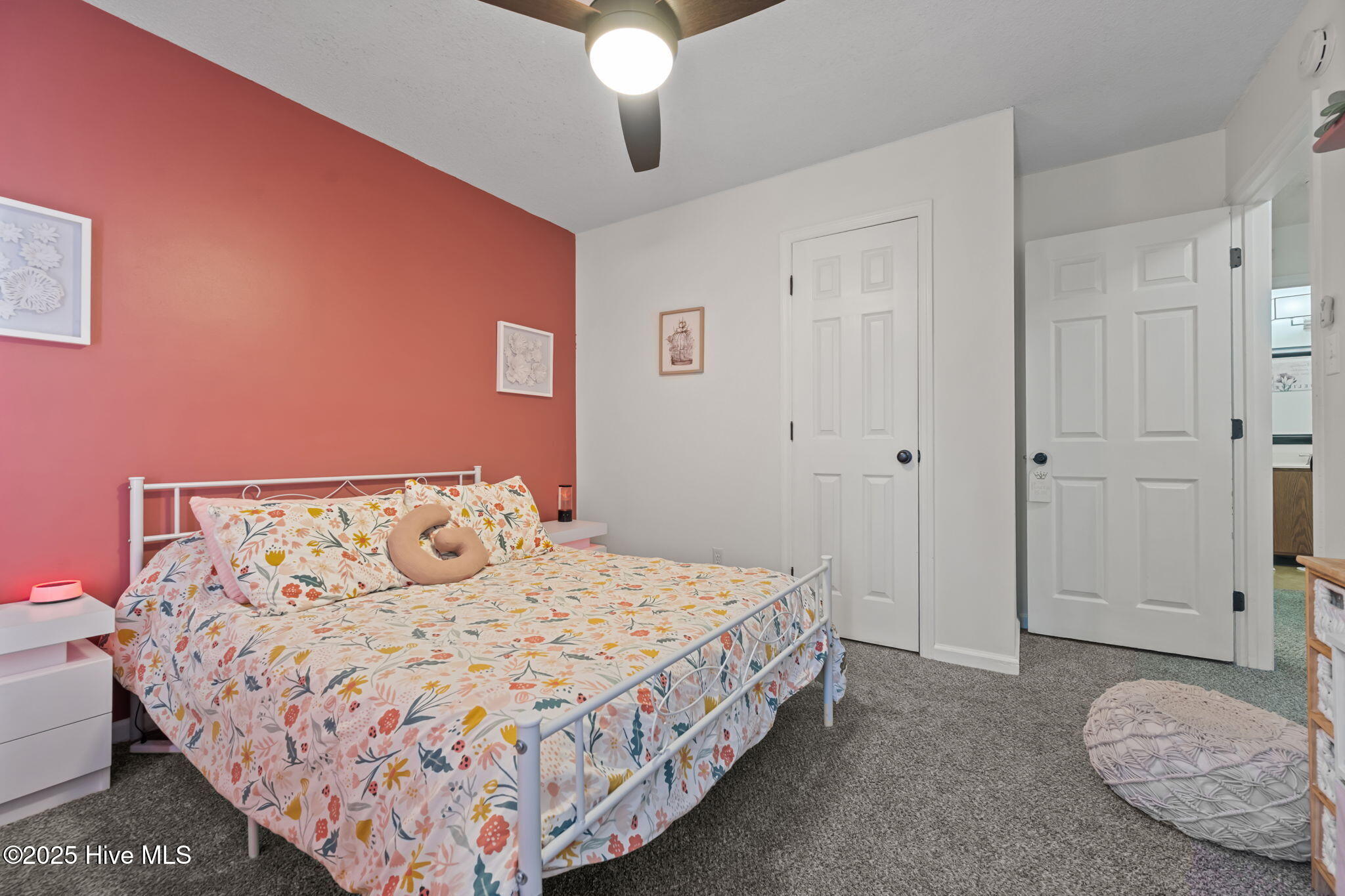 100539001 | Photo 32