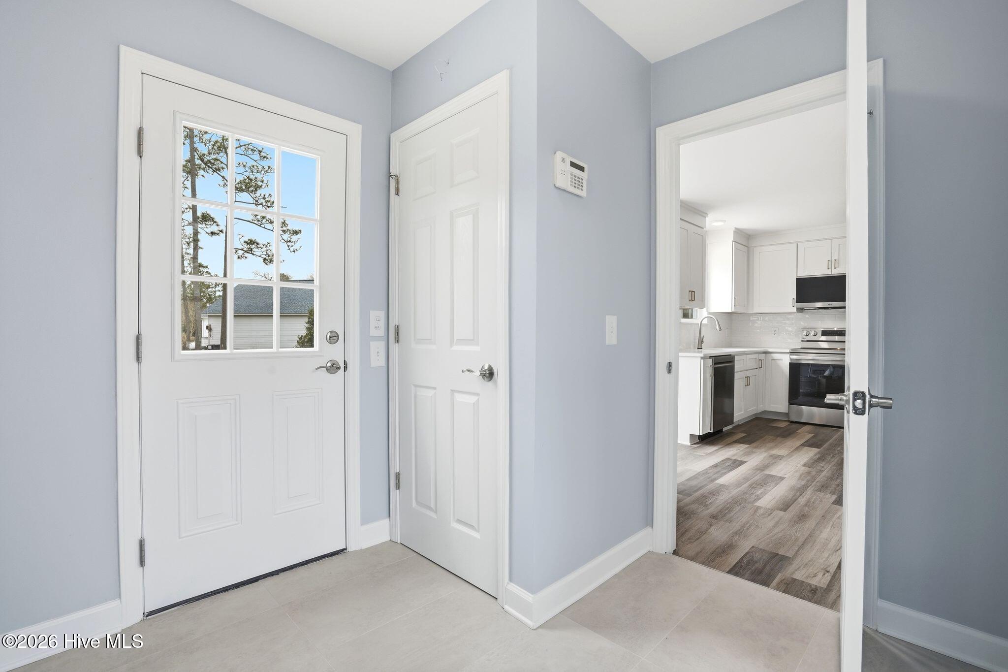 100557093 | Photo 34