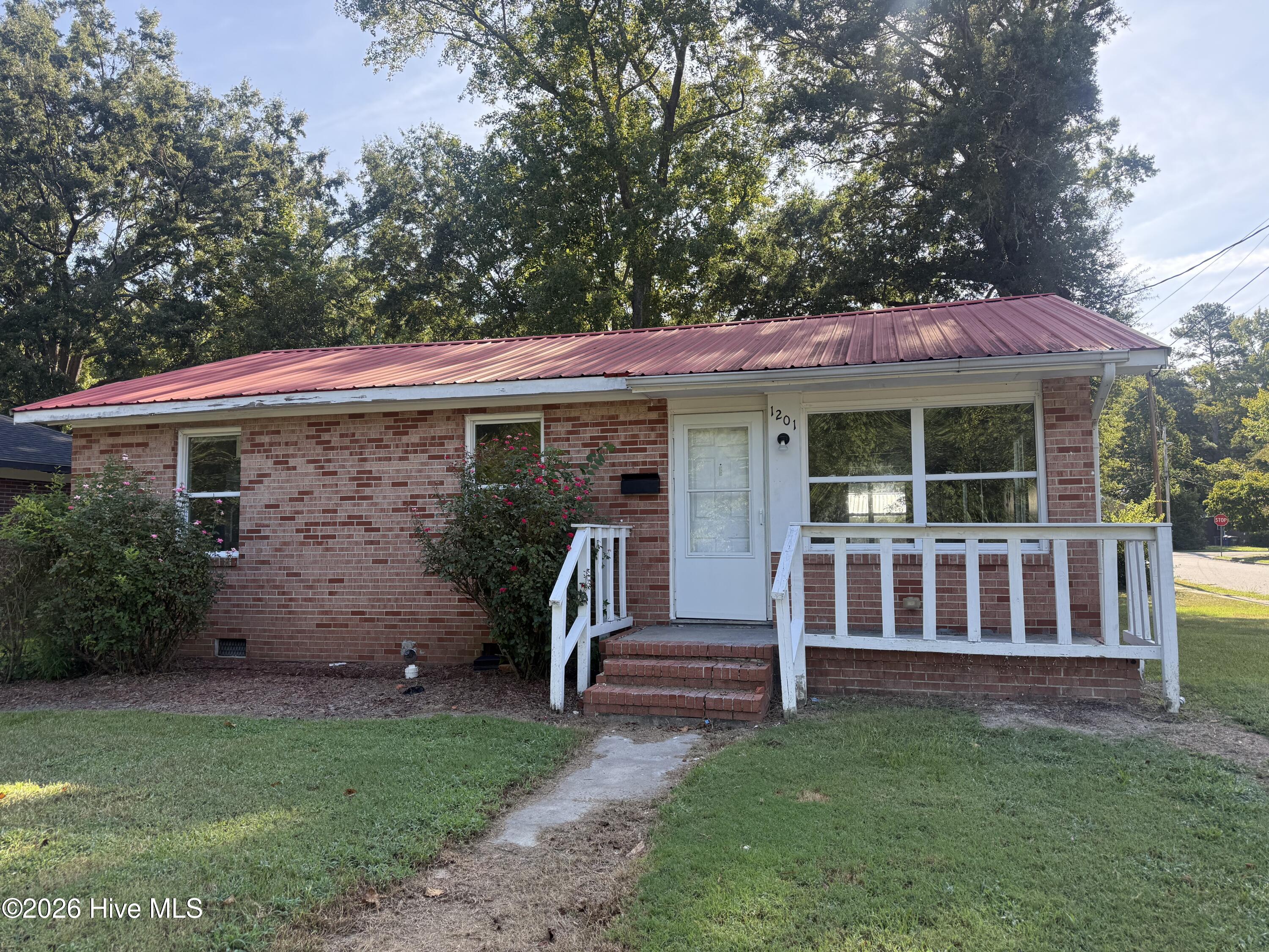 Exterior photo of 1201 Sycamore Road, Kinston, NC 28501. MLS: 100603604