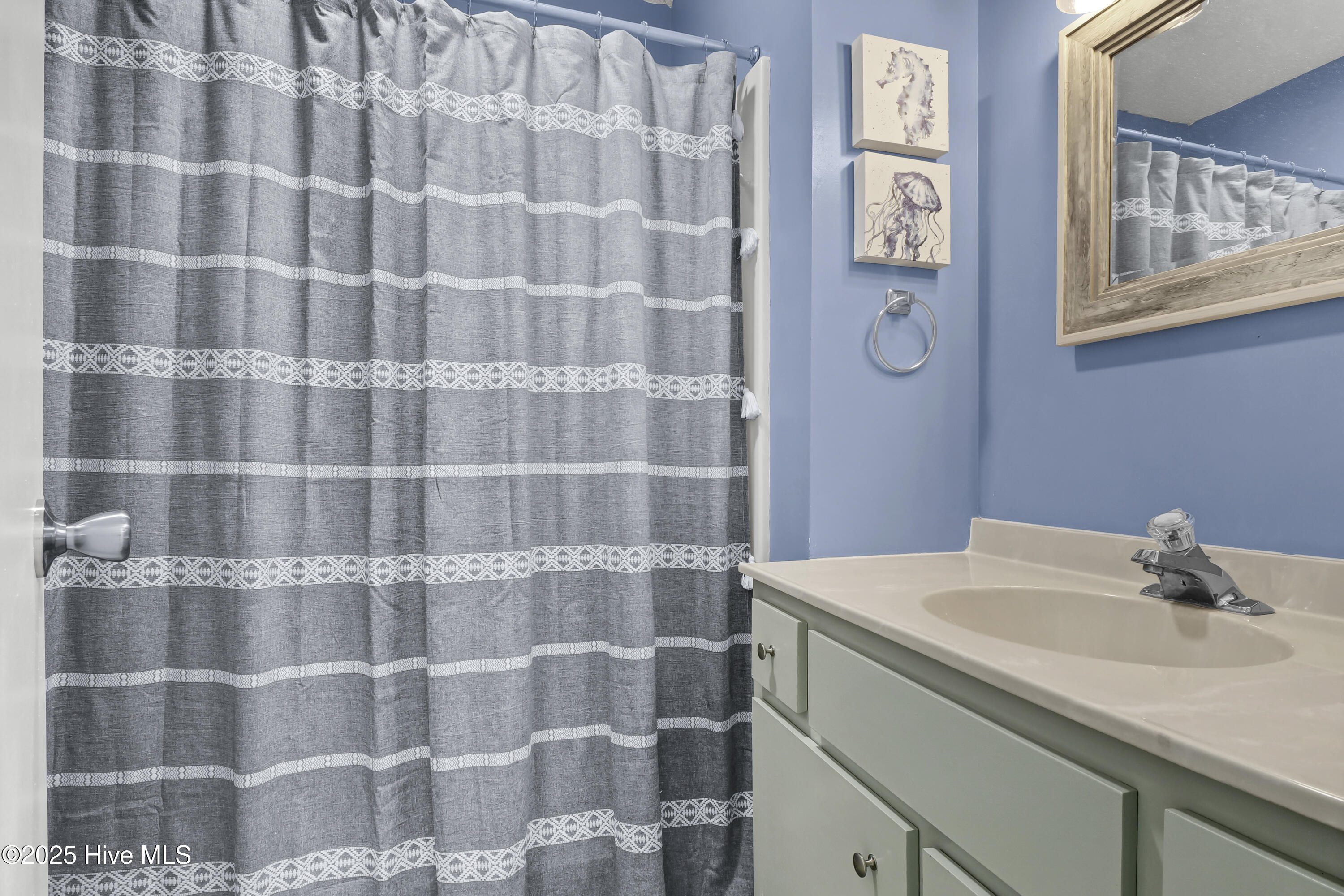 100524197 | Photo 33