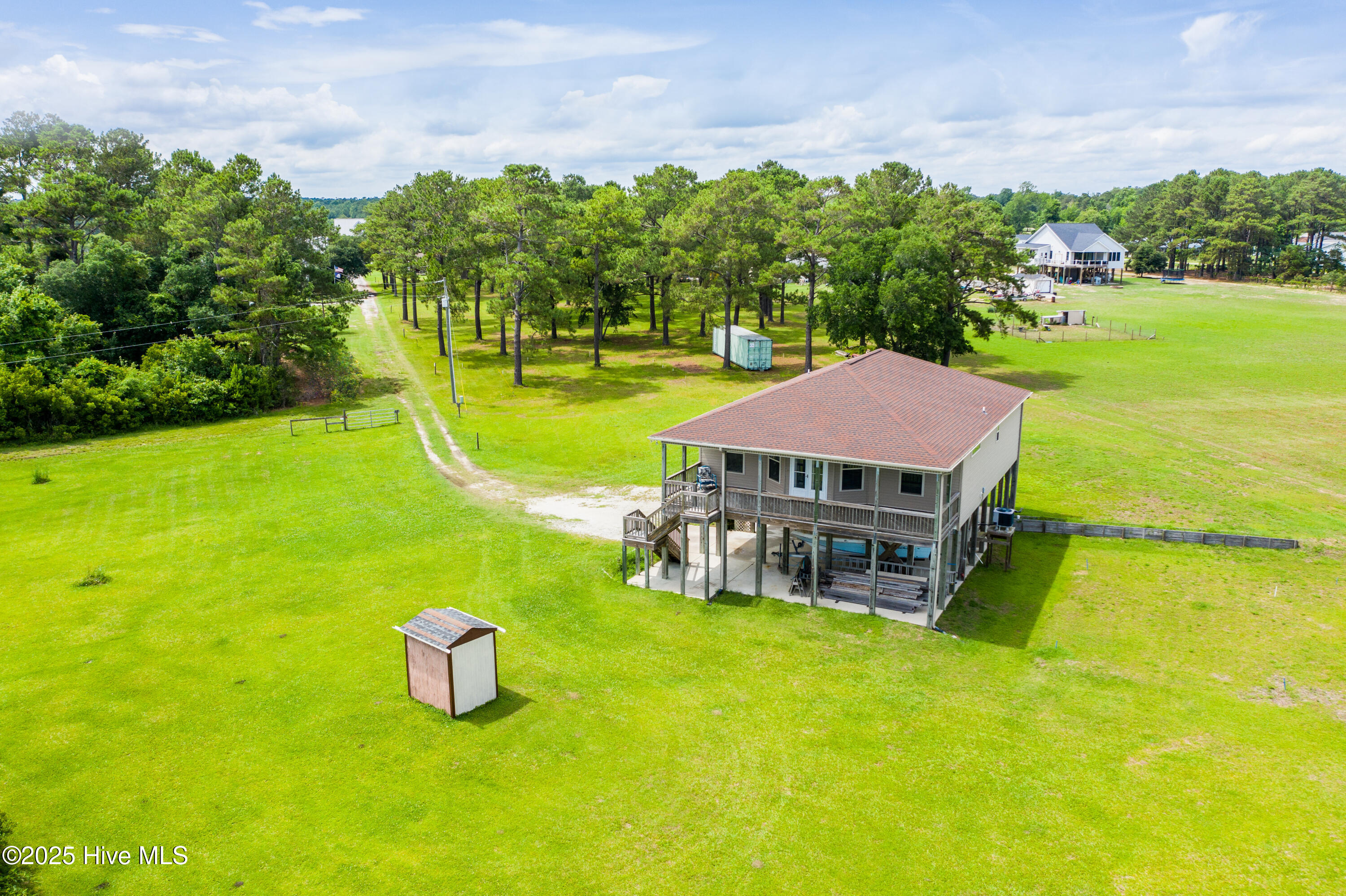 100511800 | Photo 12