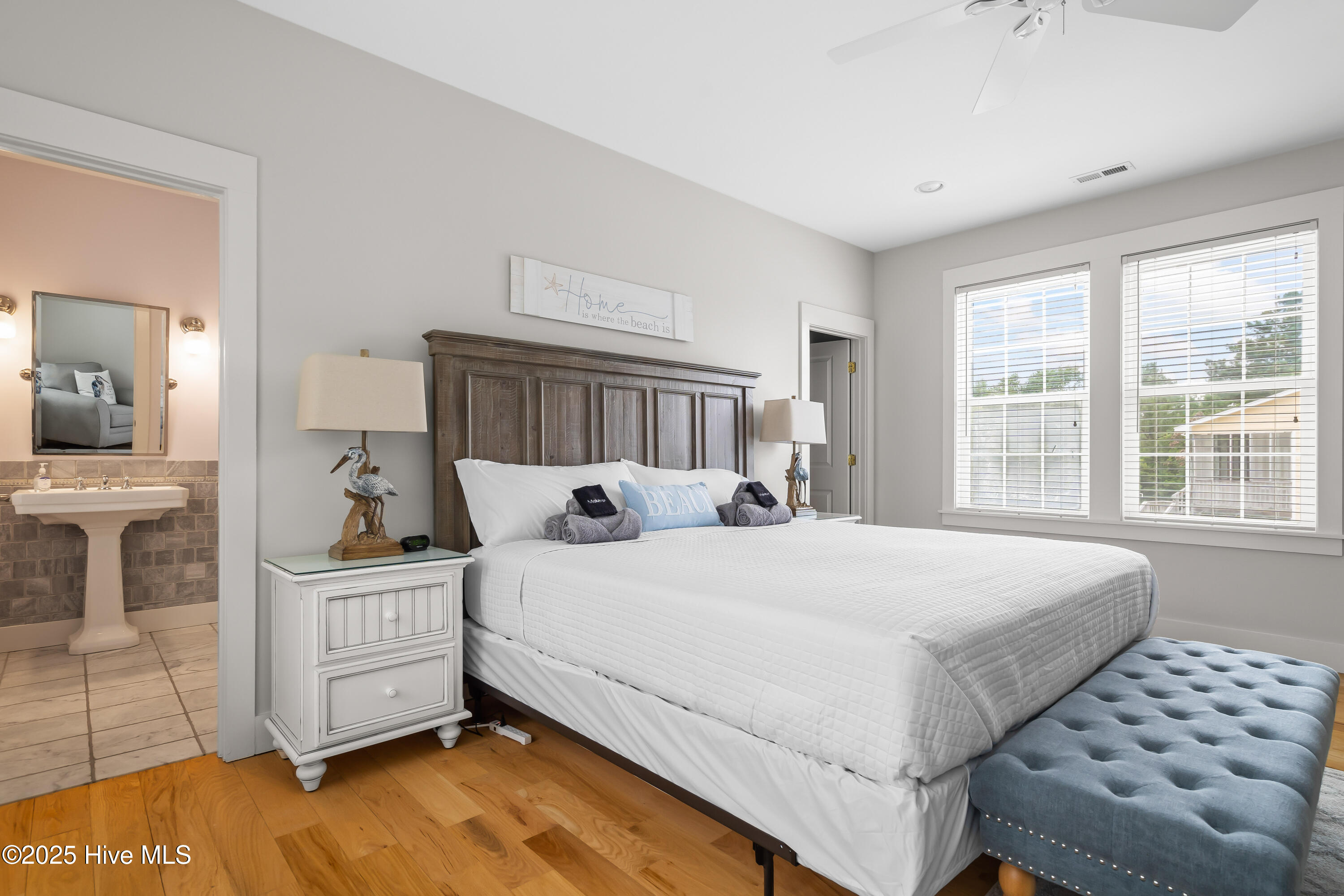 100555260 | Photo 19