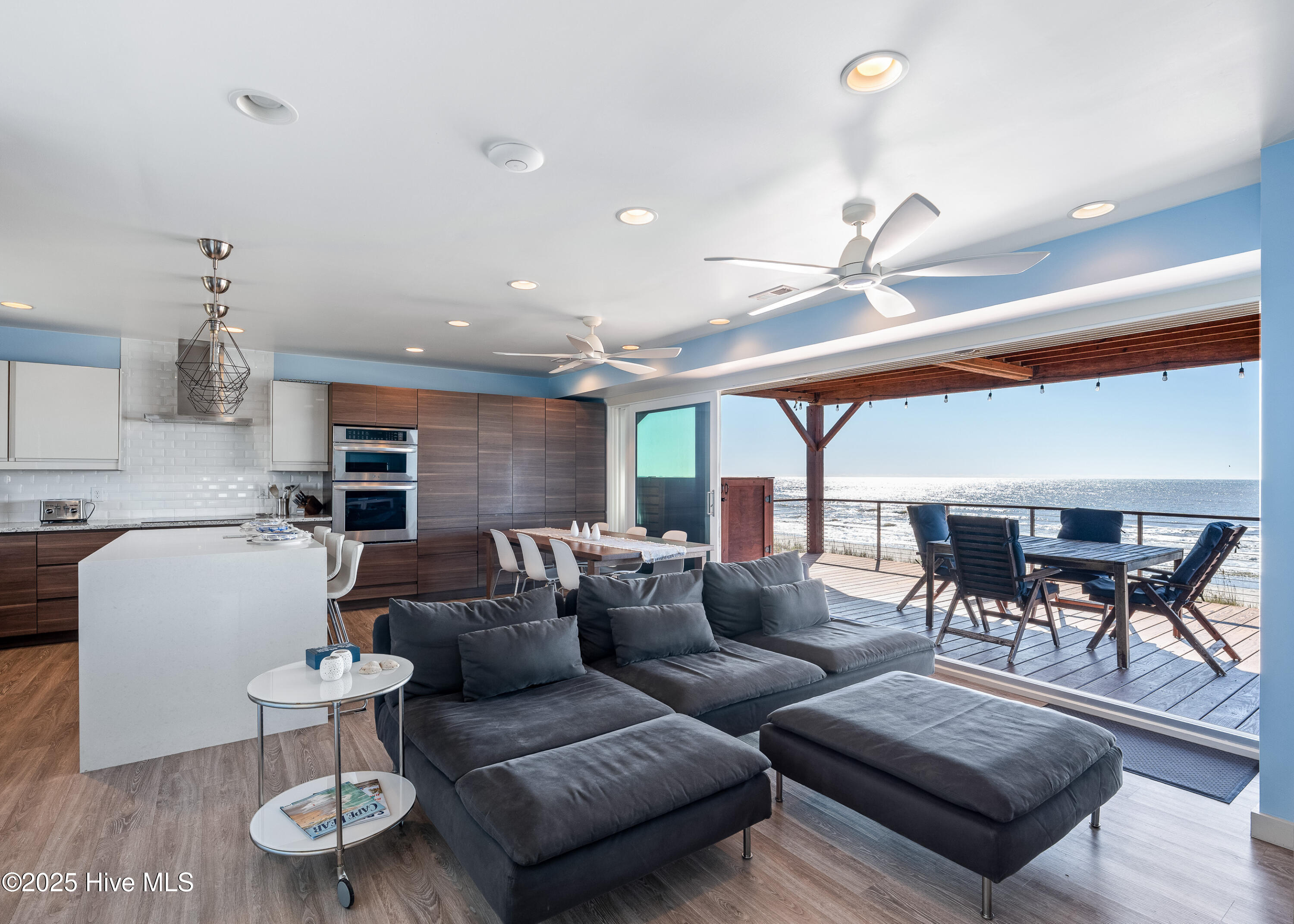 100539588 | Photo 28