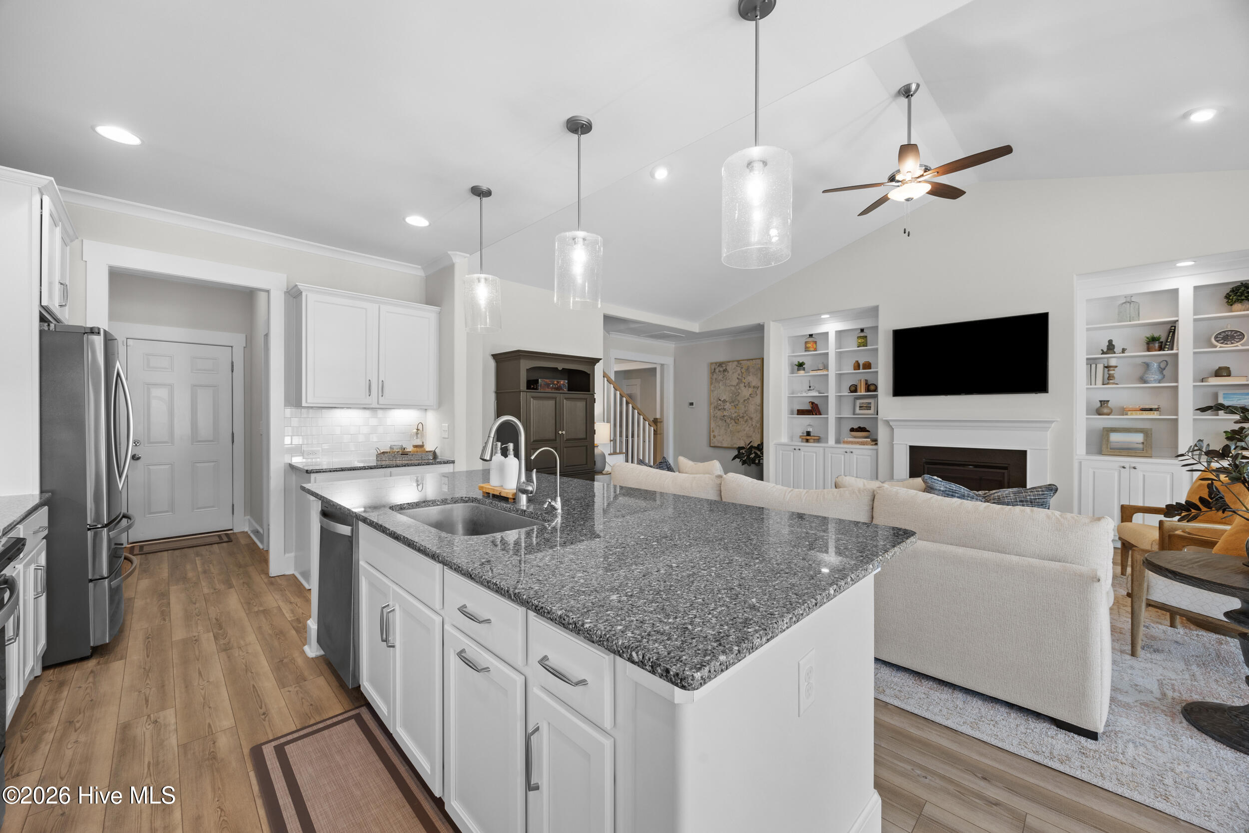 100559680 | Photo 13