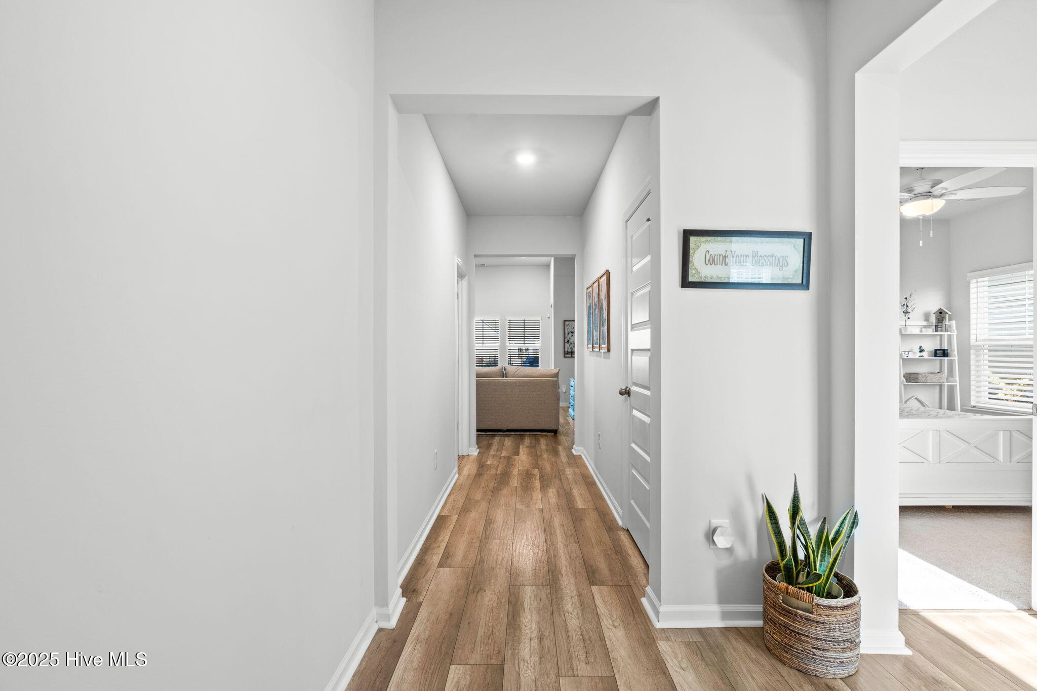 100495537 | Photo 27