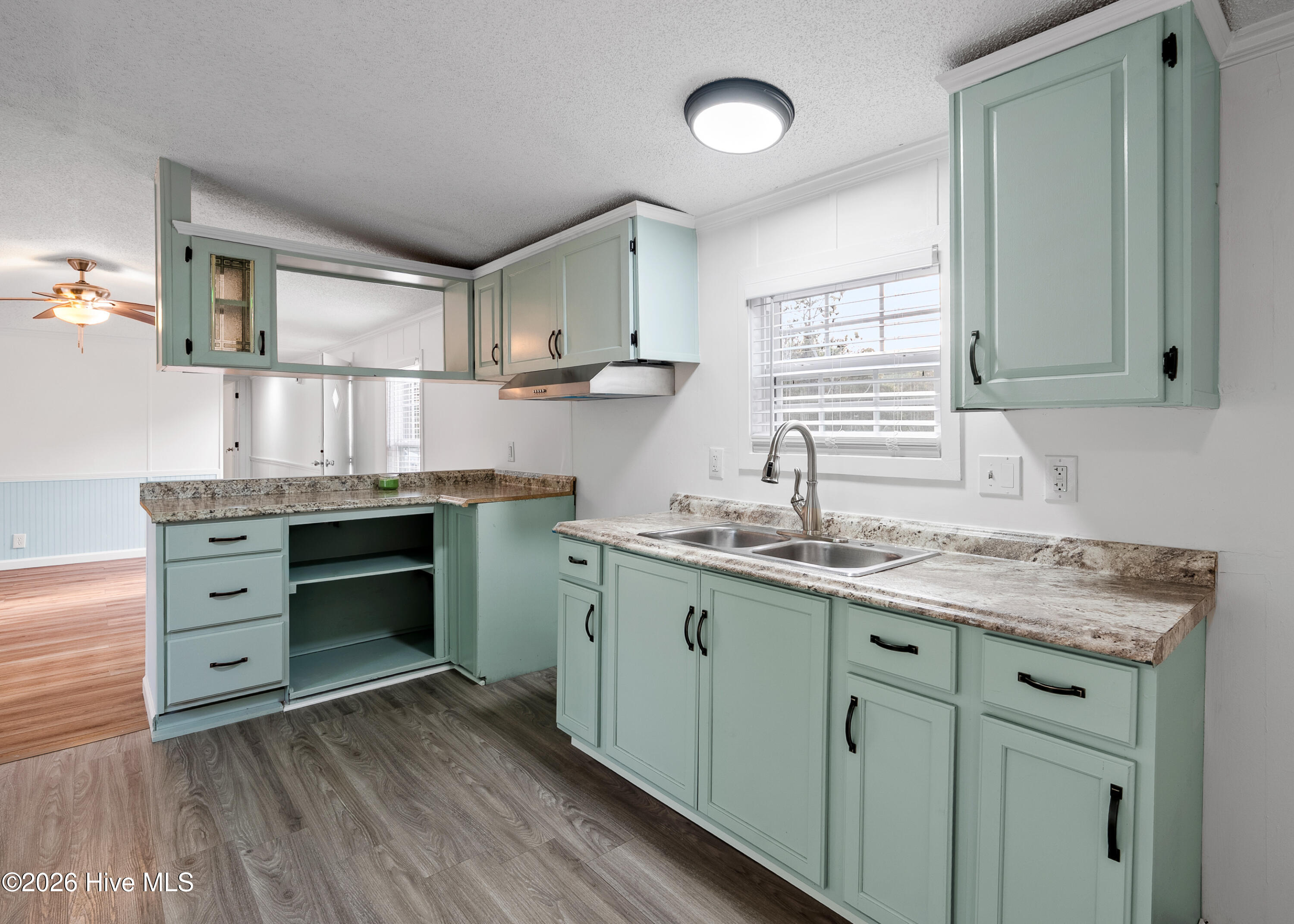 100561099 | Photo 13