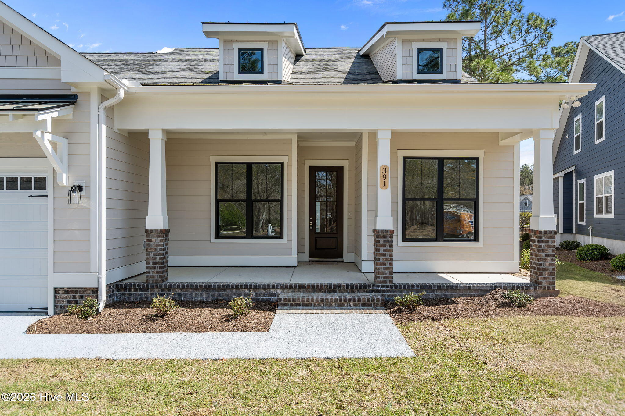 100564370 | Photo 47