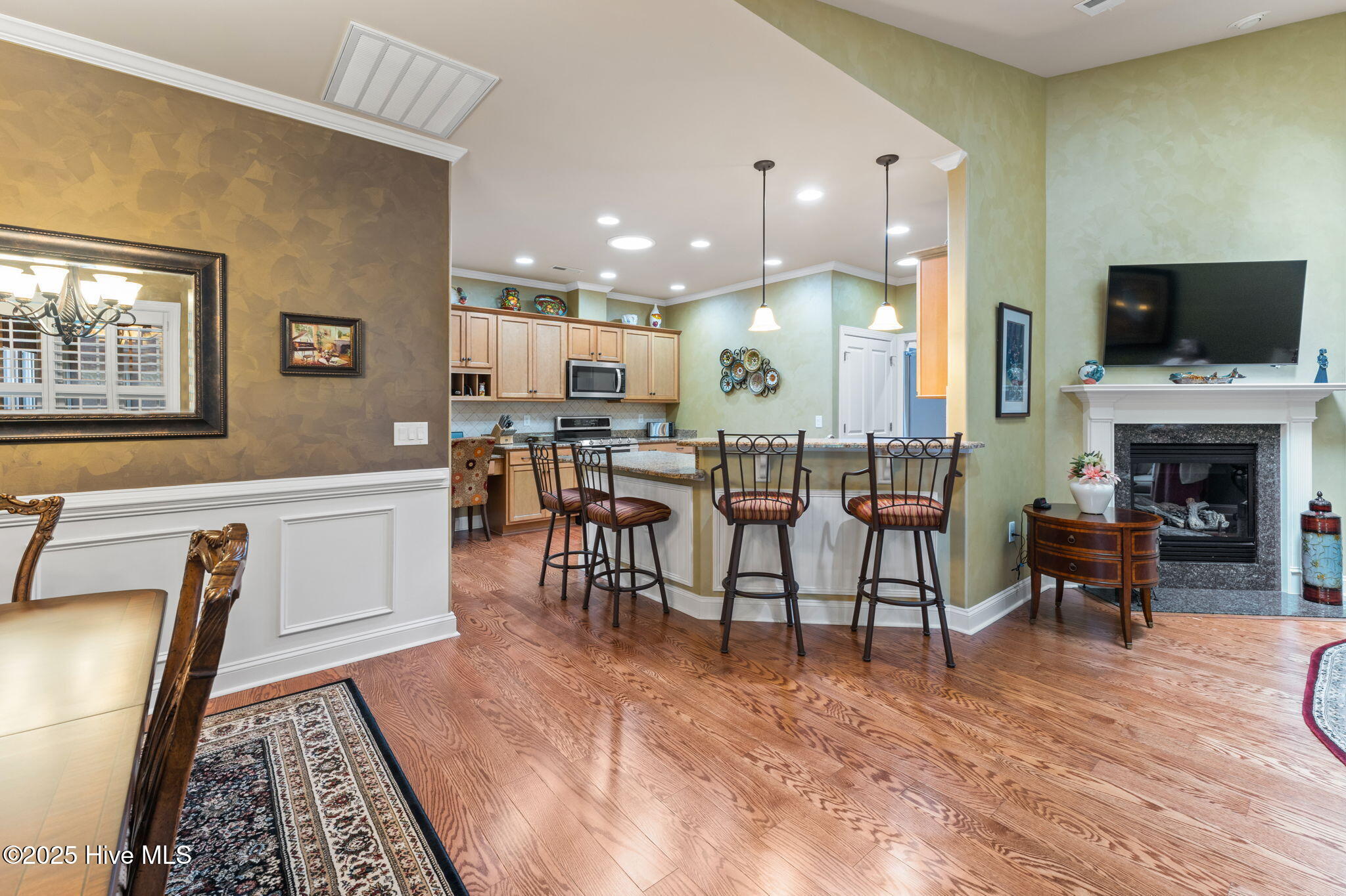 100515230 | Photo 14