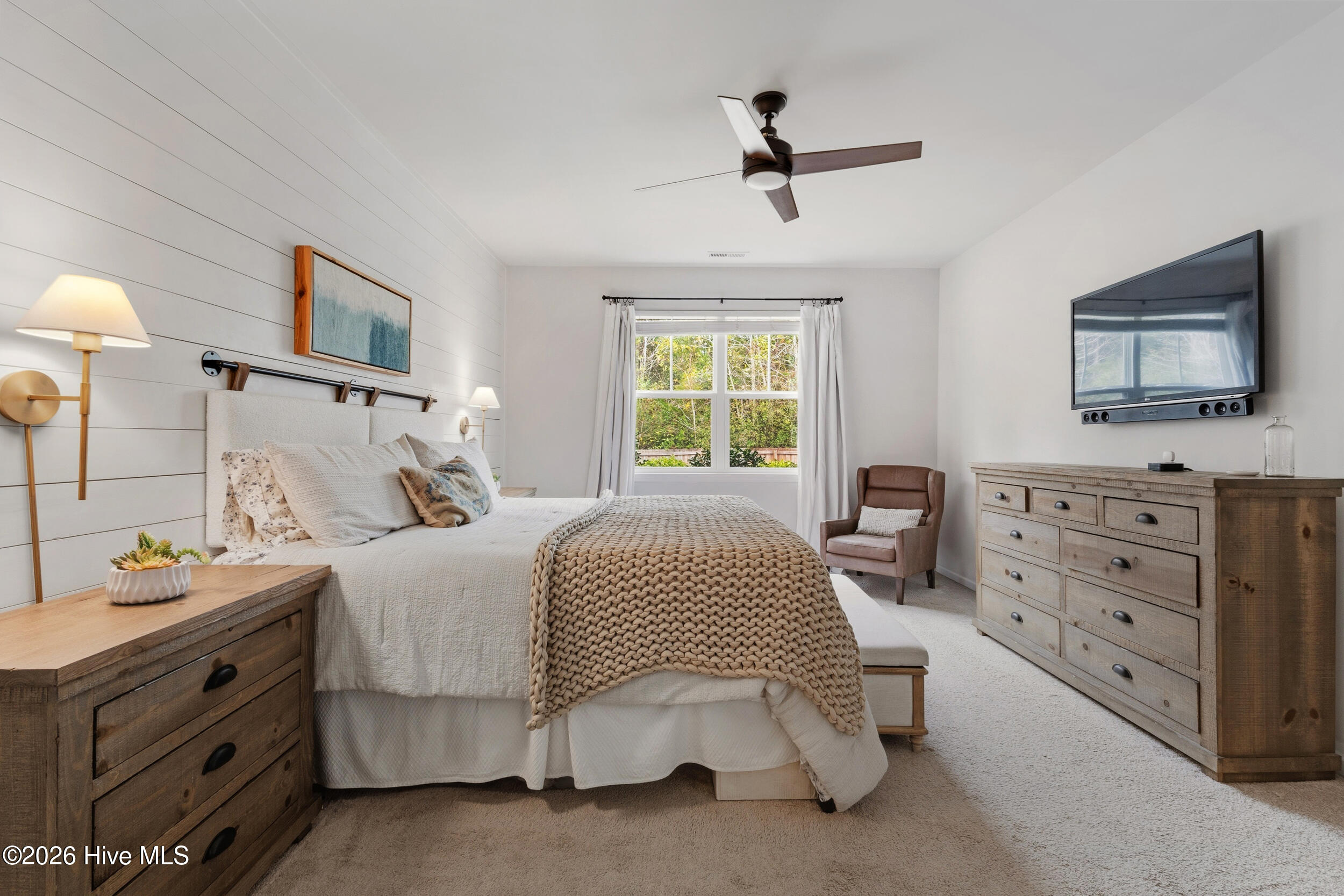 100557196 | Photo 16