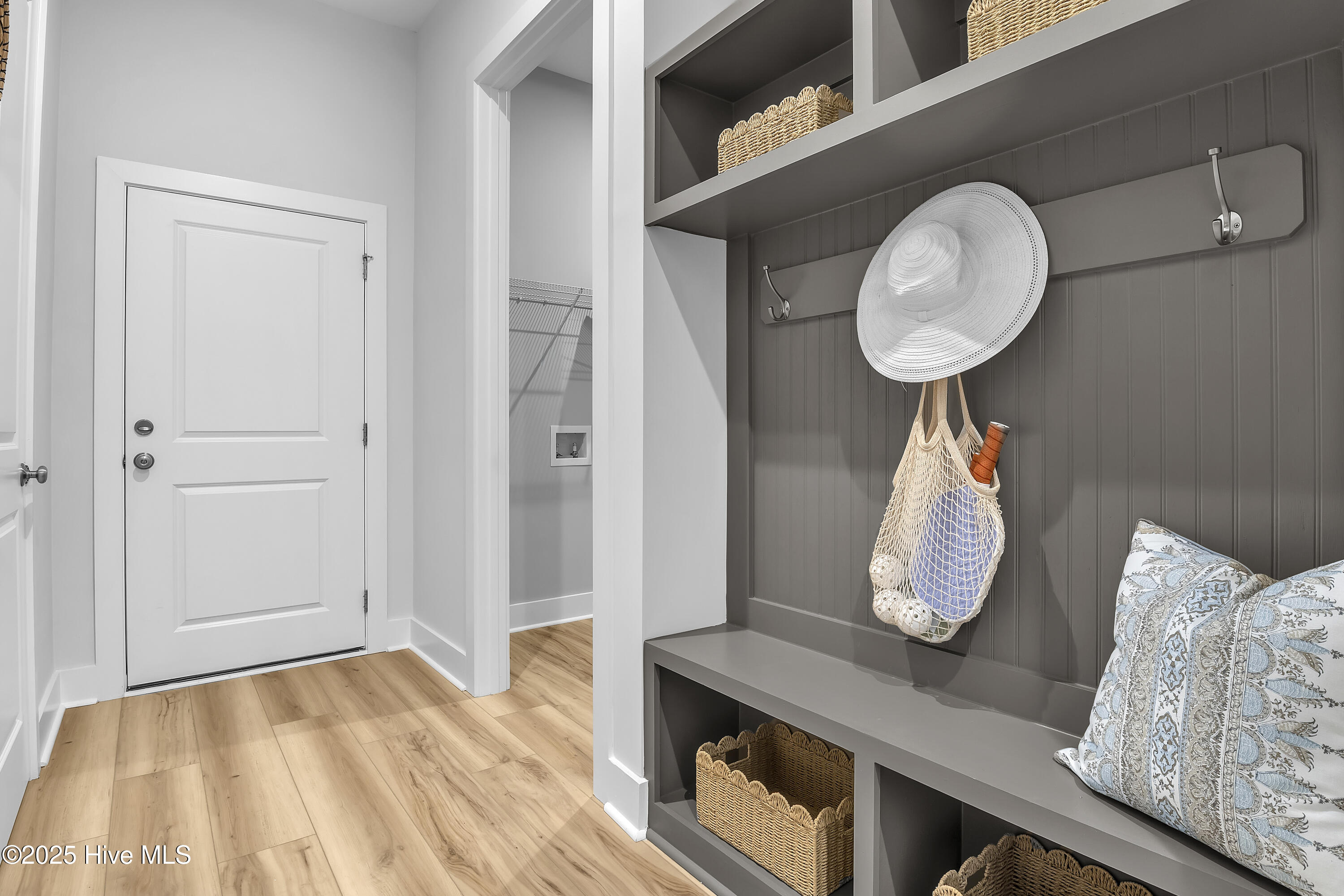 100550625 | Photo 40