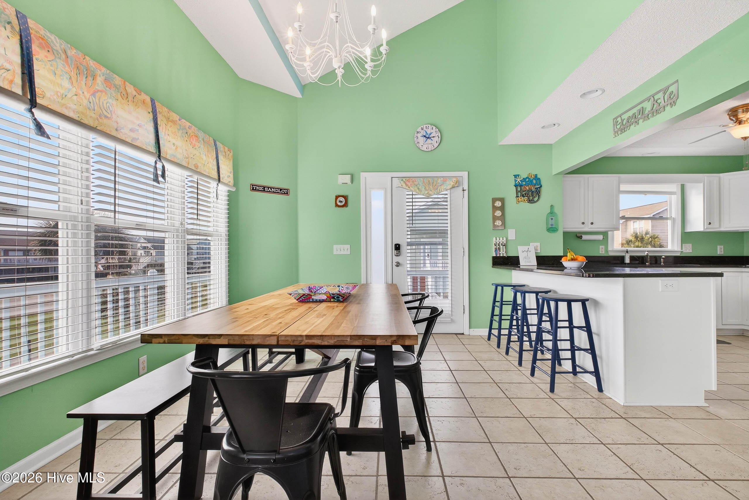 100563035 | Photo 18