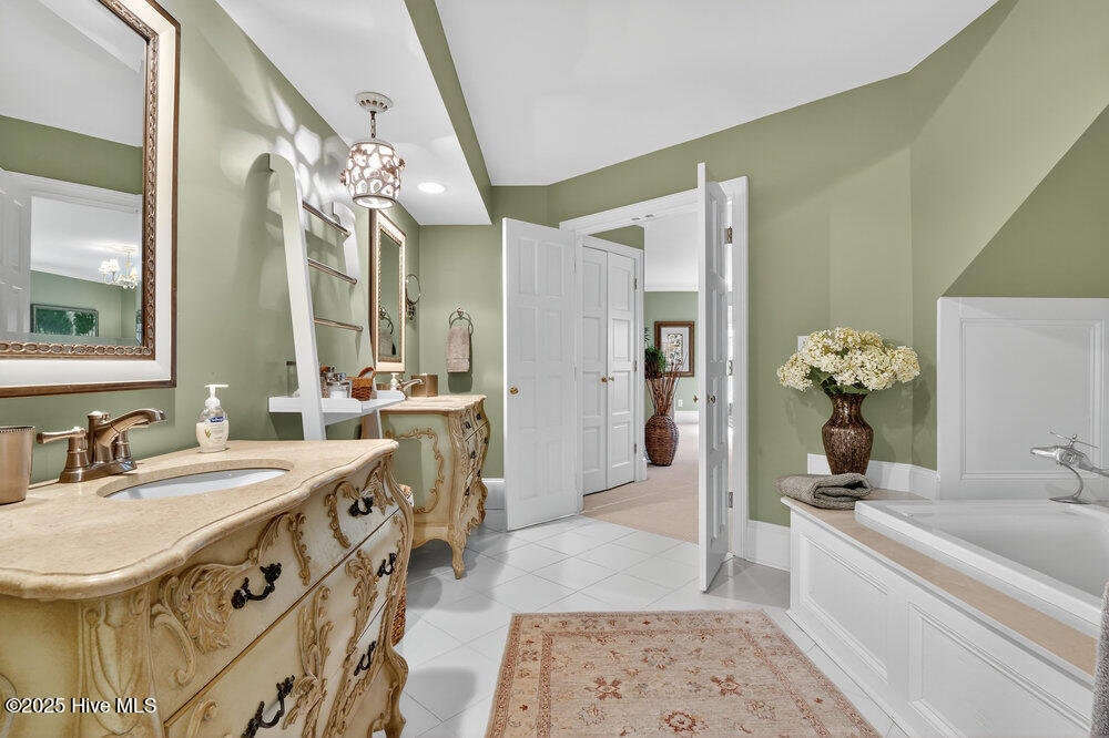 100560338 | Photo 76