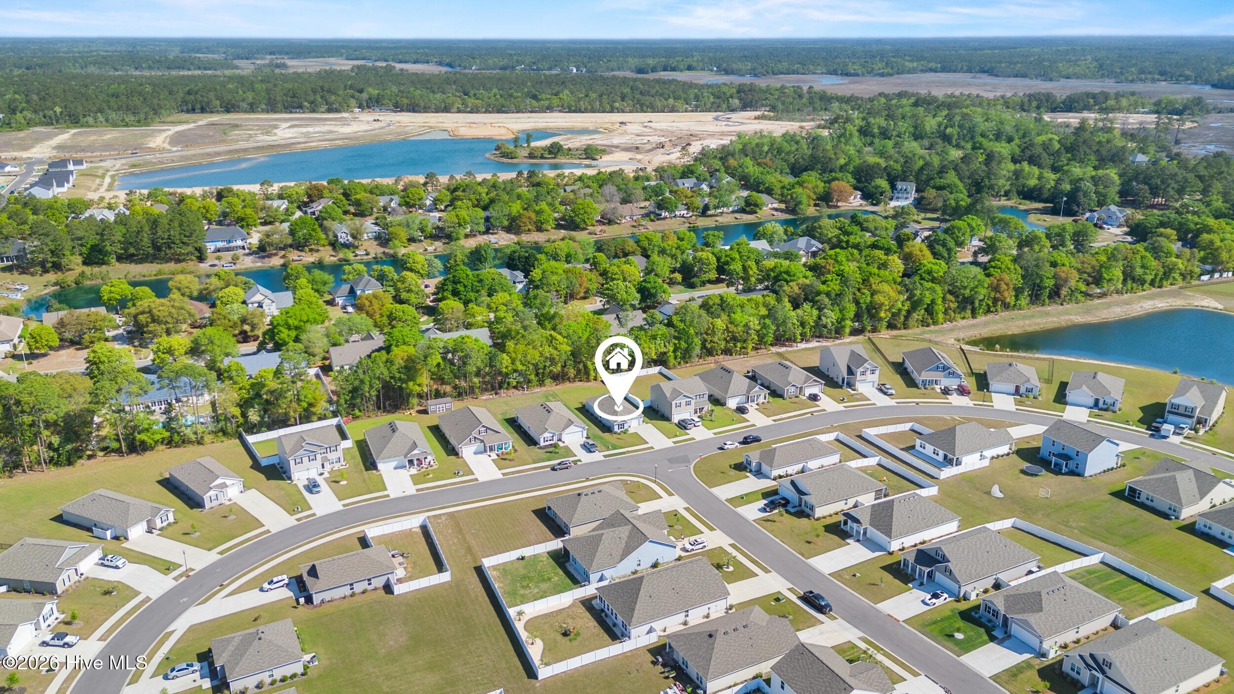 100567643 | Photo 51